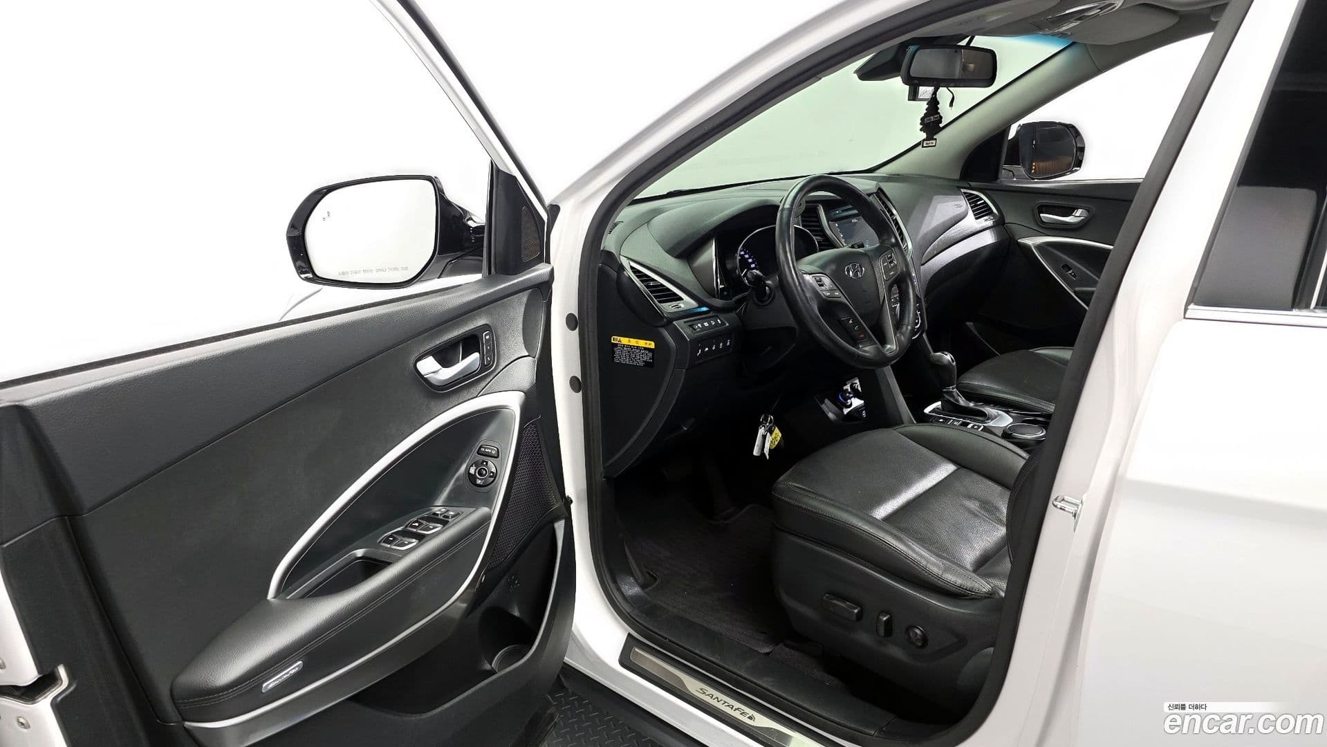 Main__Slider__Photo:Santafe Hyundai 2015.7-9