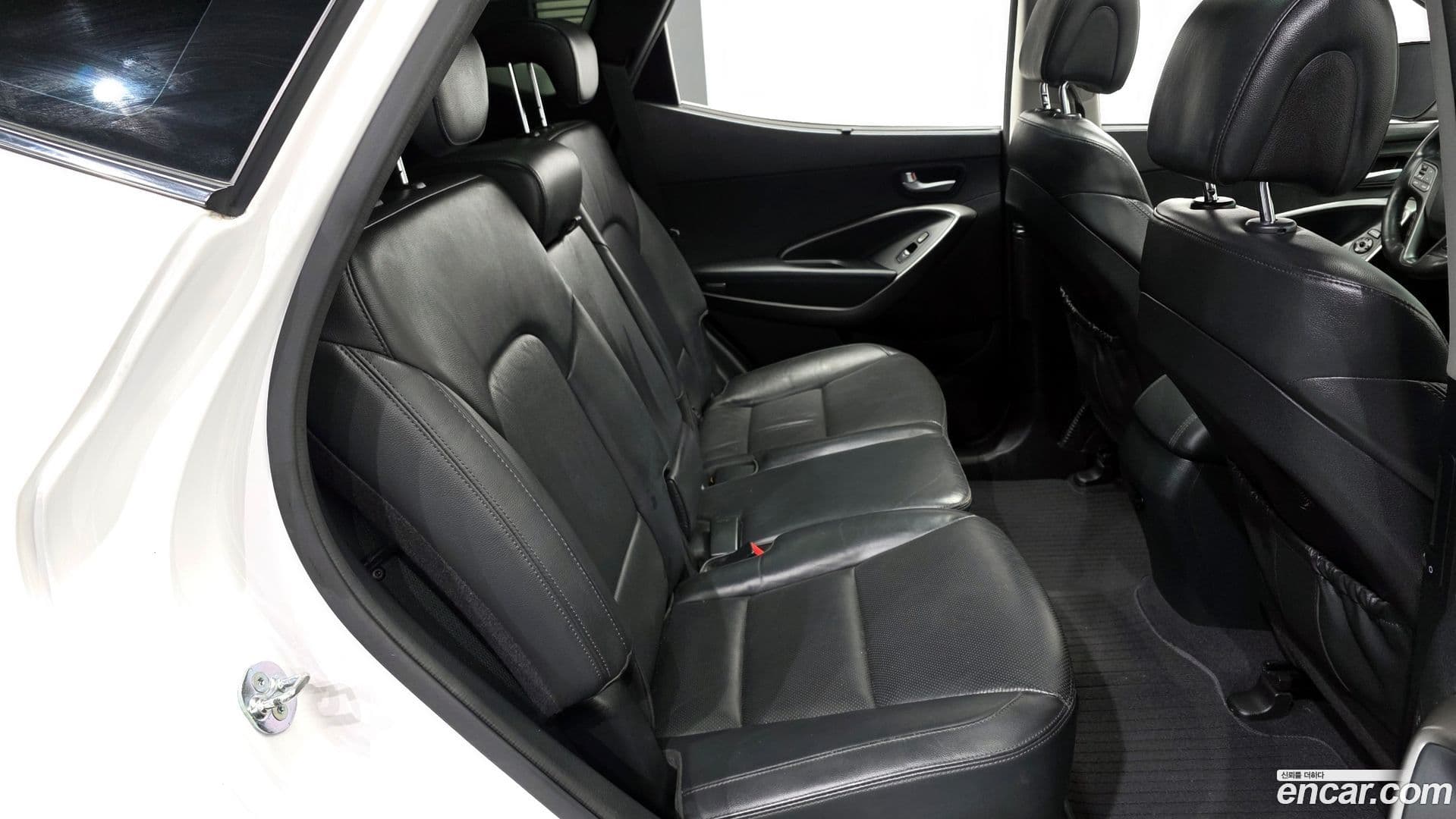 Main__Slider__Photo:Santafe Hyundai 2015.7-11