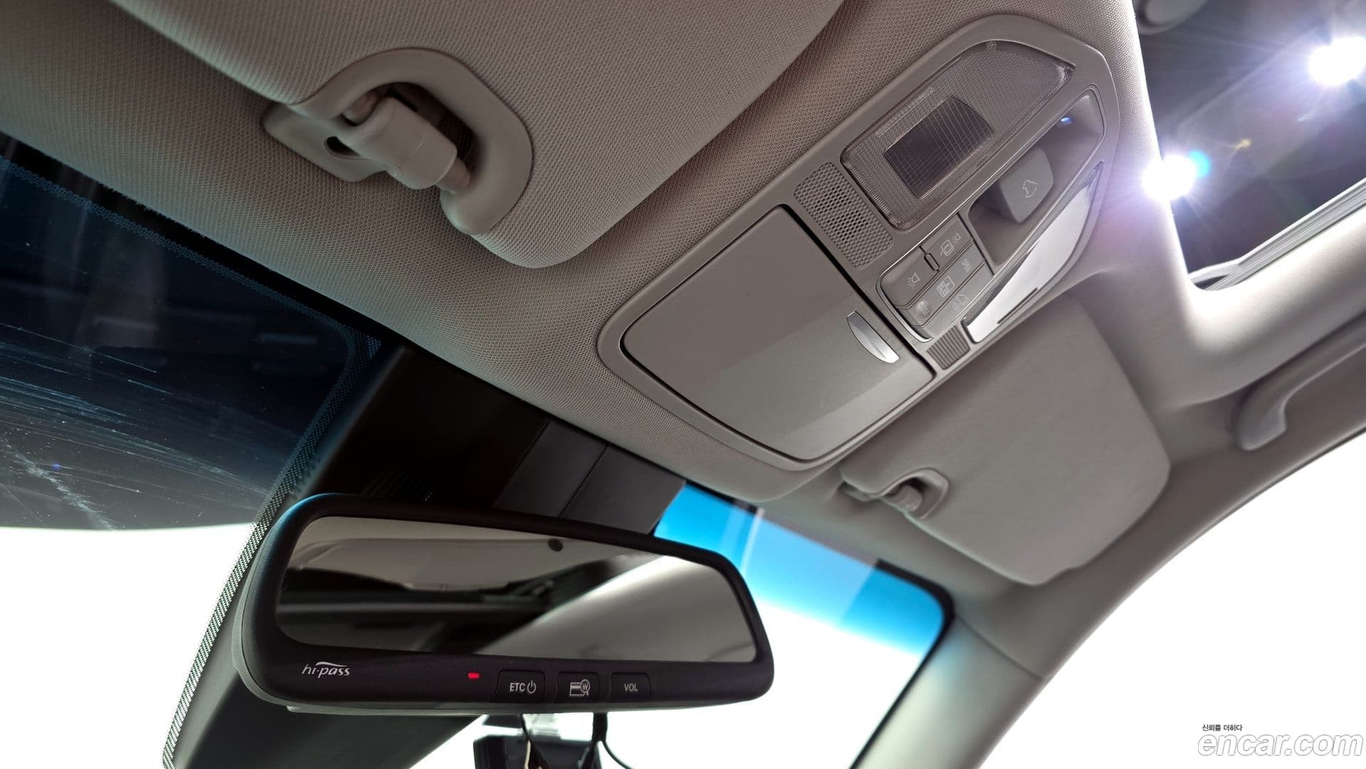 Main__Slider__Photo:Santafe Hyundai 2015.7-17