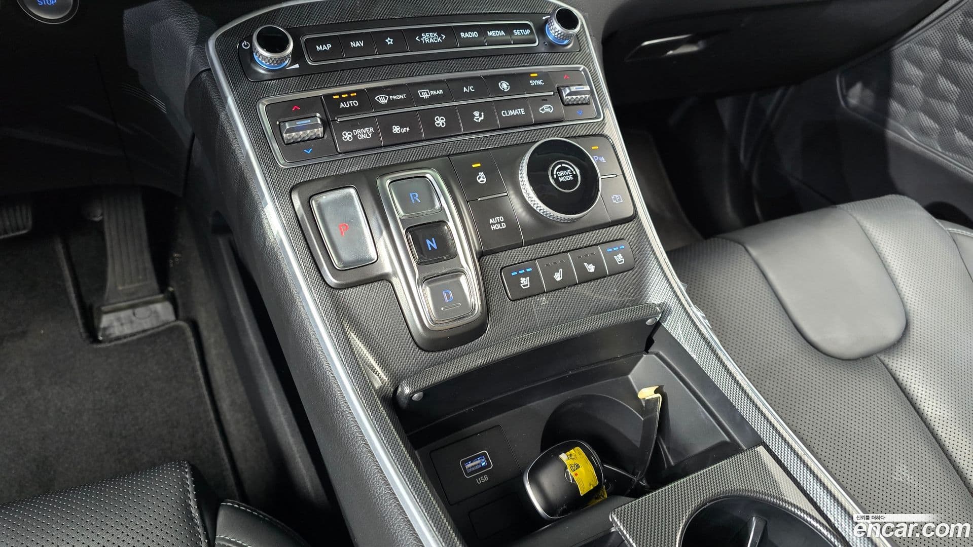 Main__Slider__Photo:Santafe Hyundai 2022.11-8