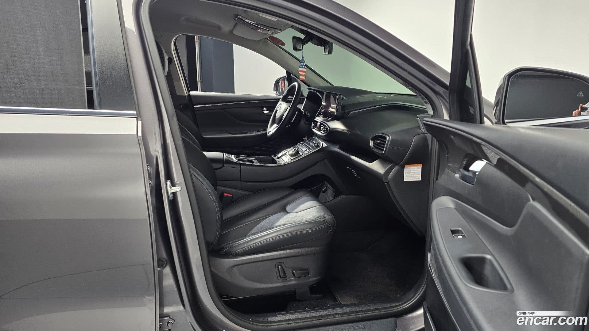 Main__Slider__Photo:Santafe Hyundai 2022.11-10