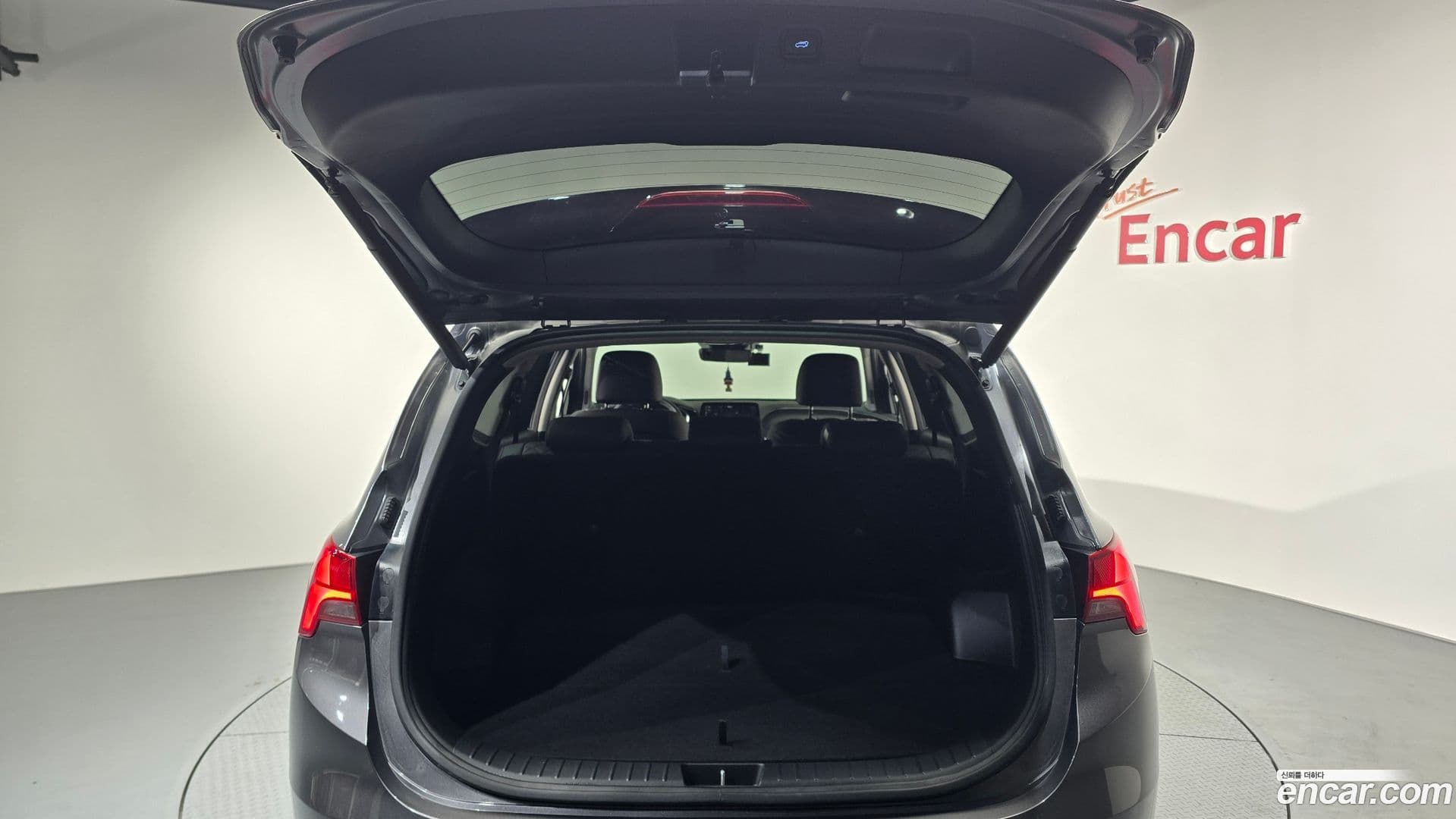 Main__Slider__Photo:Santafe Hyundai 2022.11-19