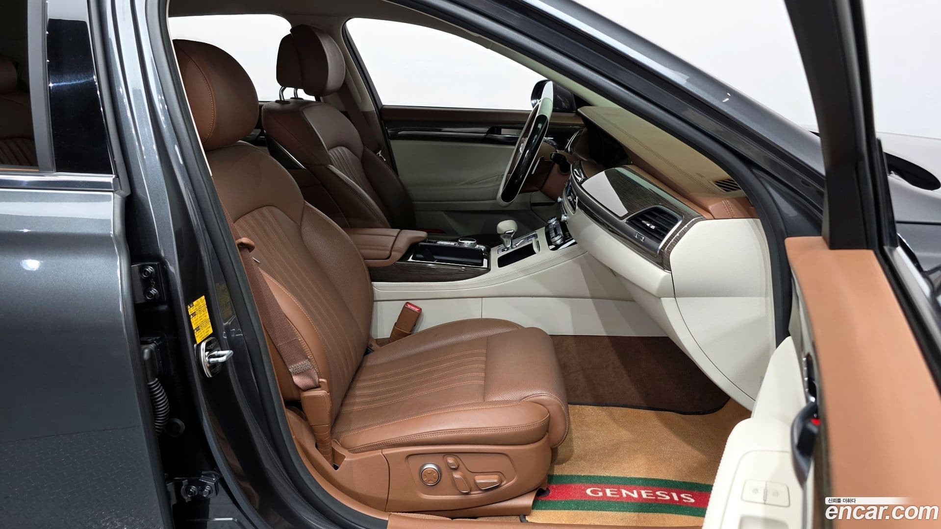 Main__Slider__Photo:G90 Genesis 2020.2-10