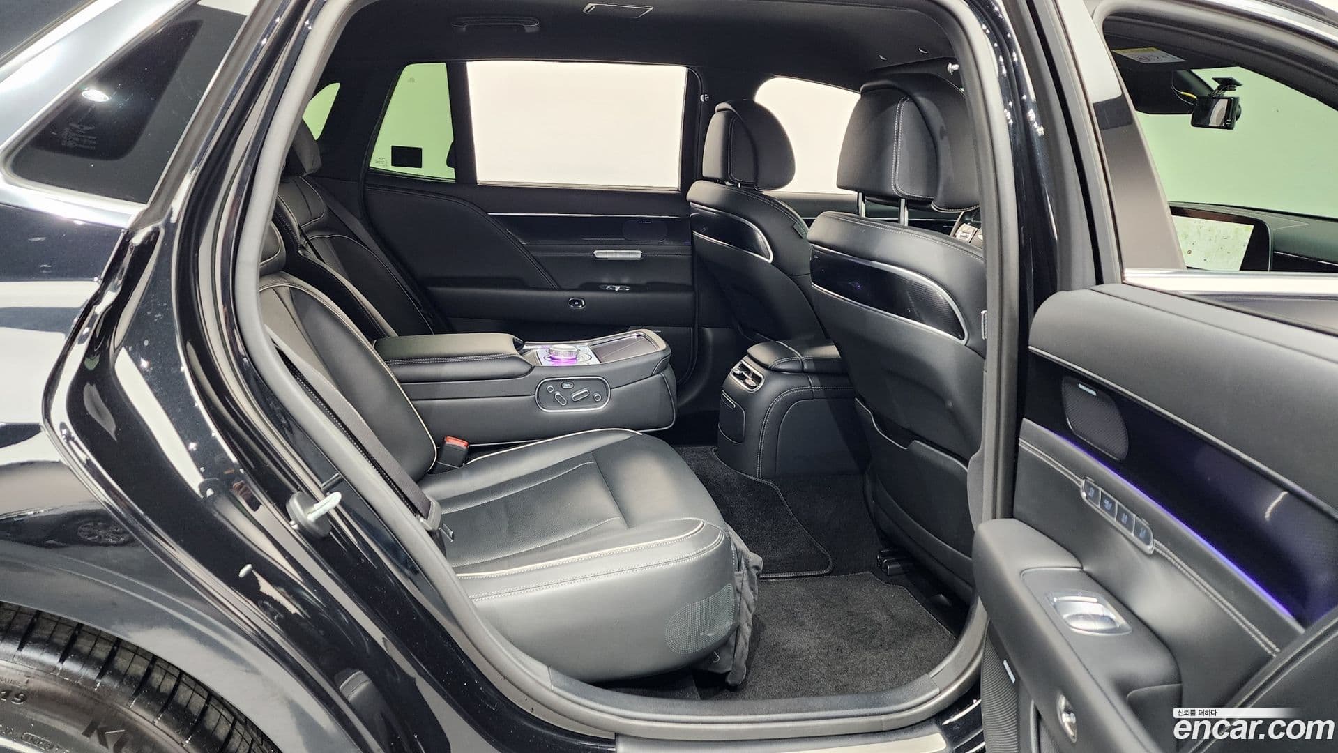 Main__Slider__Photo:G90 Genesis 2023.0-11