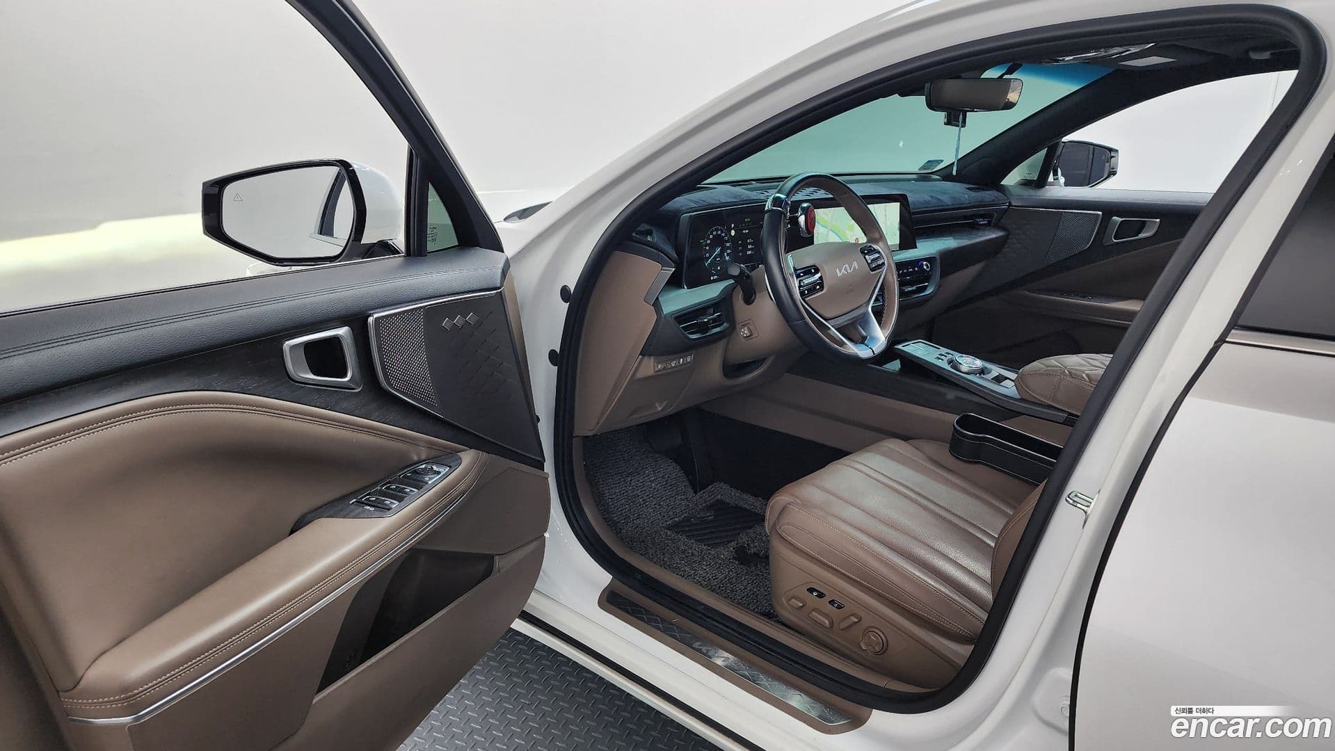 Main__Slider__Photo:K8 Kia 2023.2-9