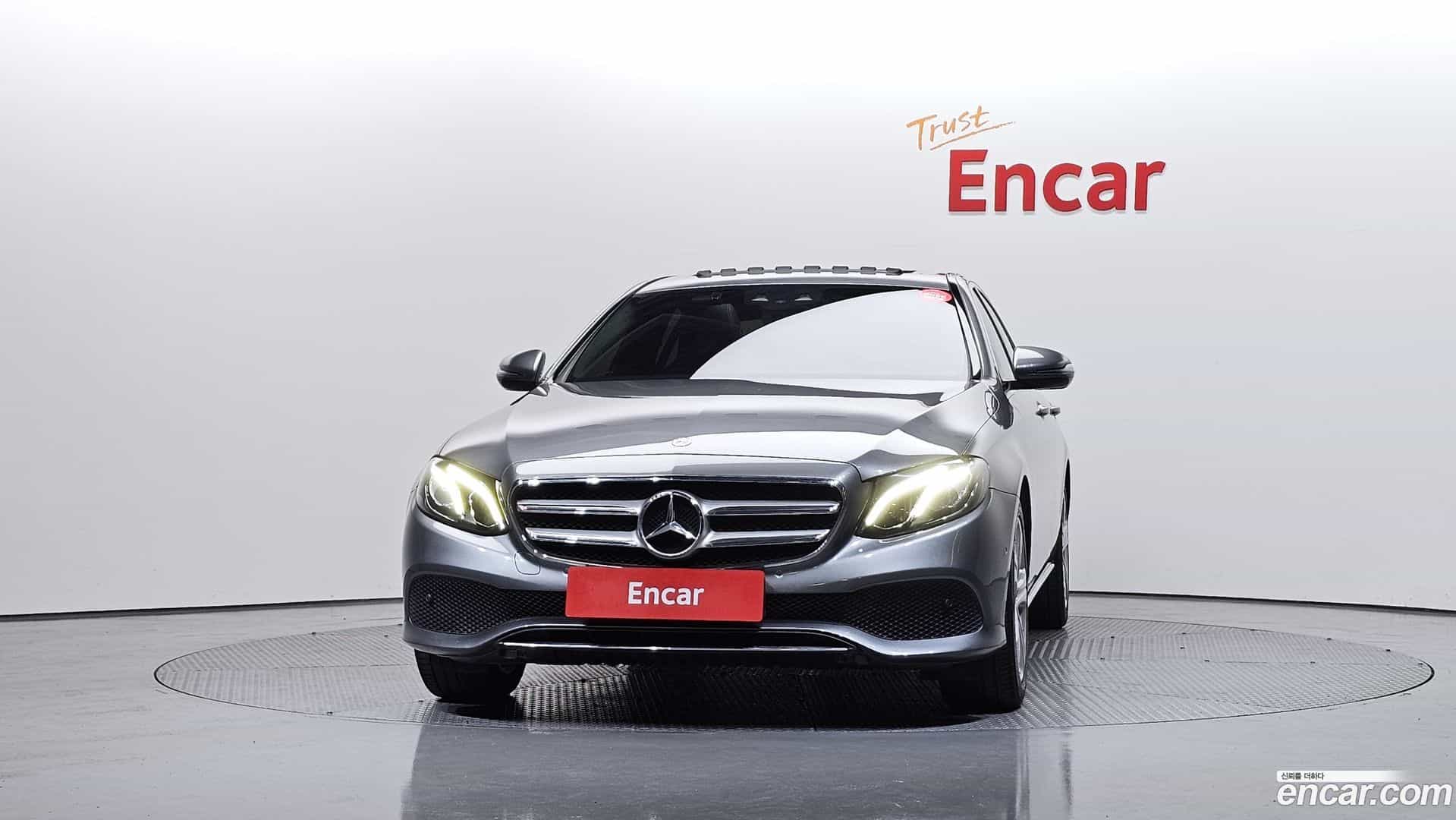 E-Class Mercedes-Benz 2017.0-OUTER-003