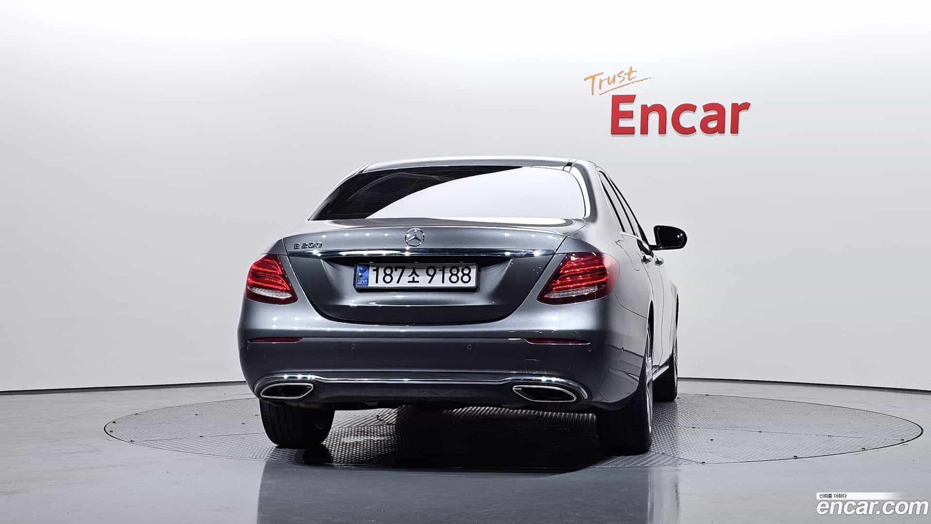 E-Class Mercedes-Benz 2017.0-OUTER-004