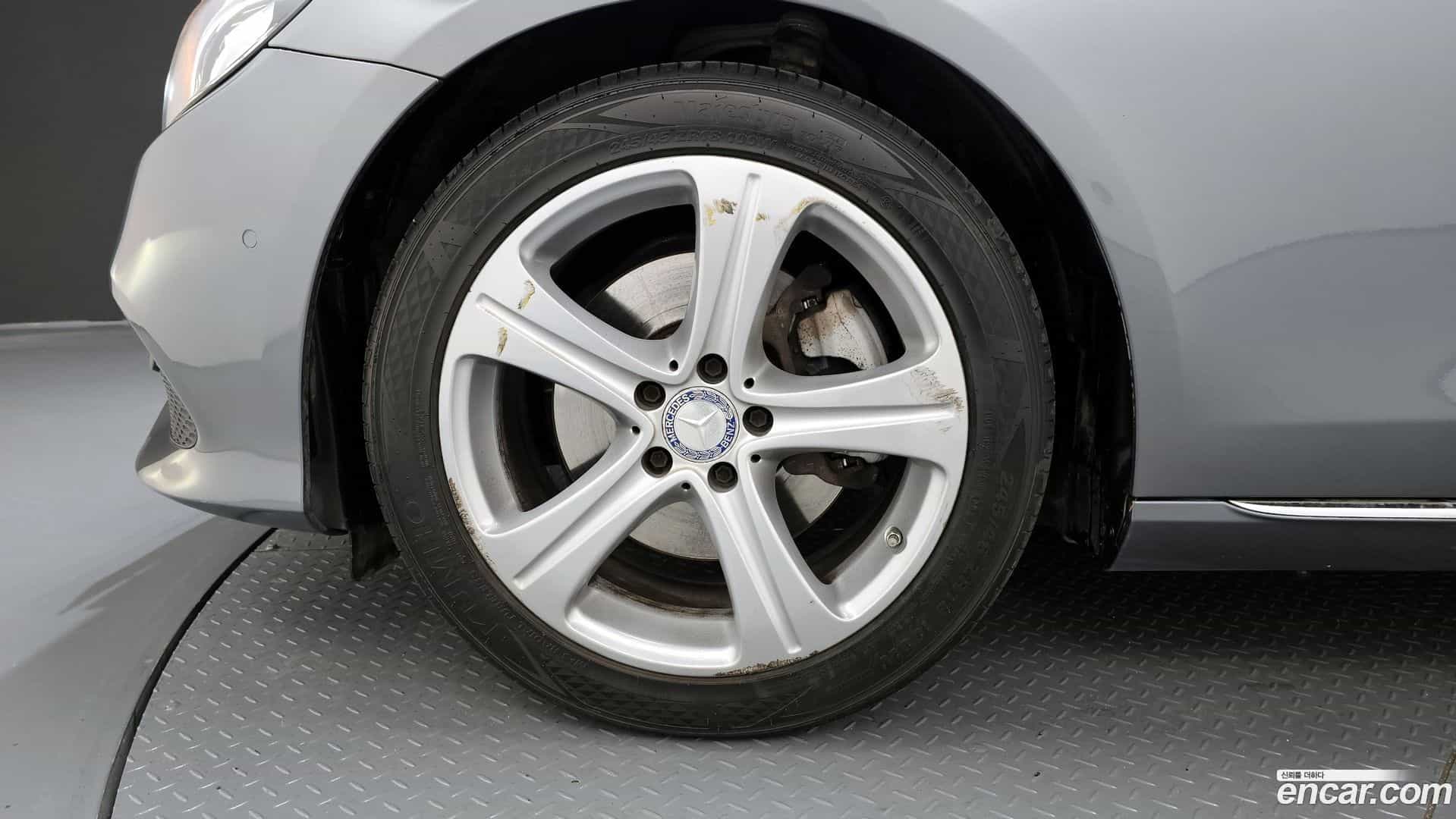 E-Class Mercedes-Benz 2017.0-OUTER-005