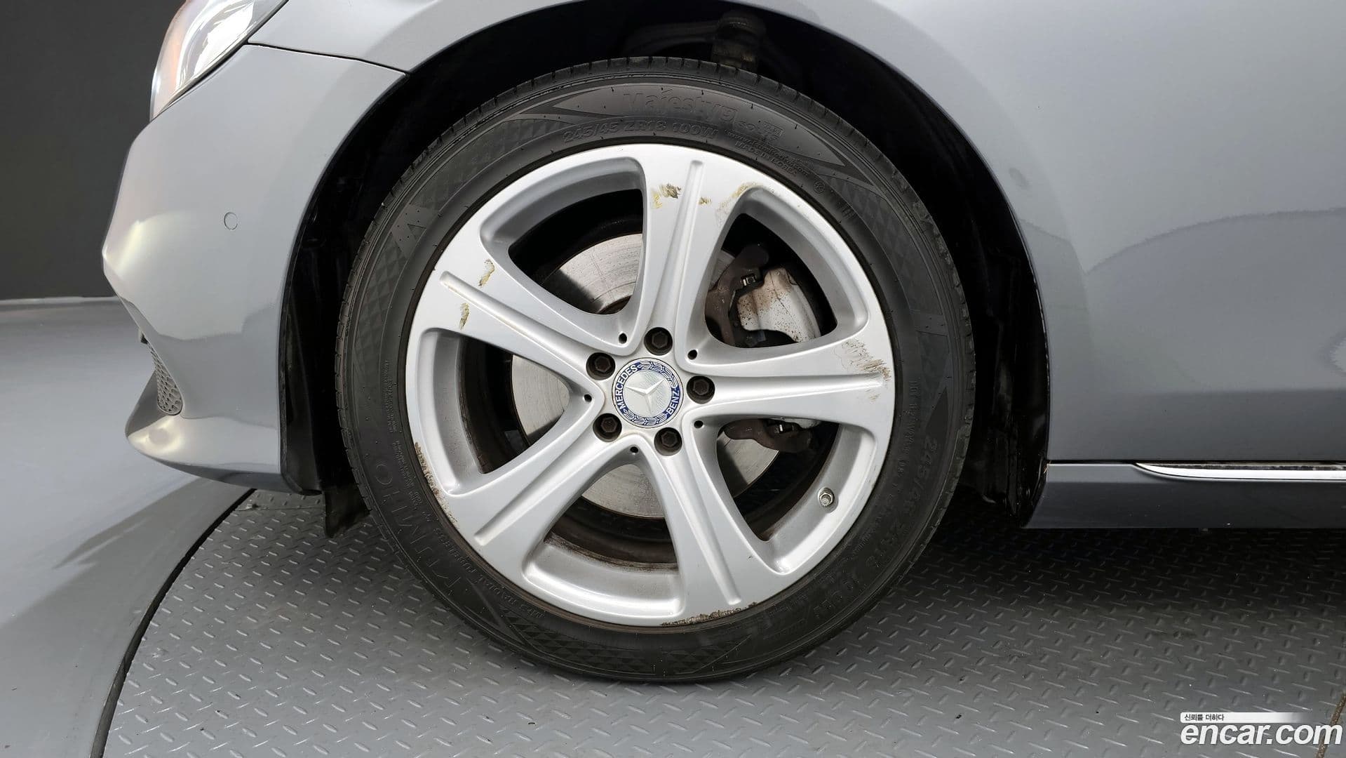 Main__Slider__Photo:E-Class Mercedes-Benz 2017.0-4