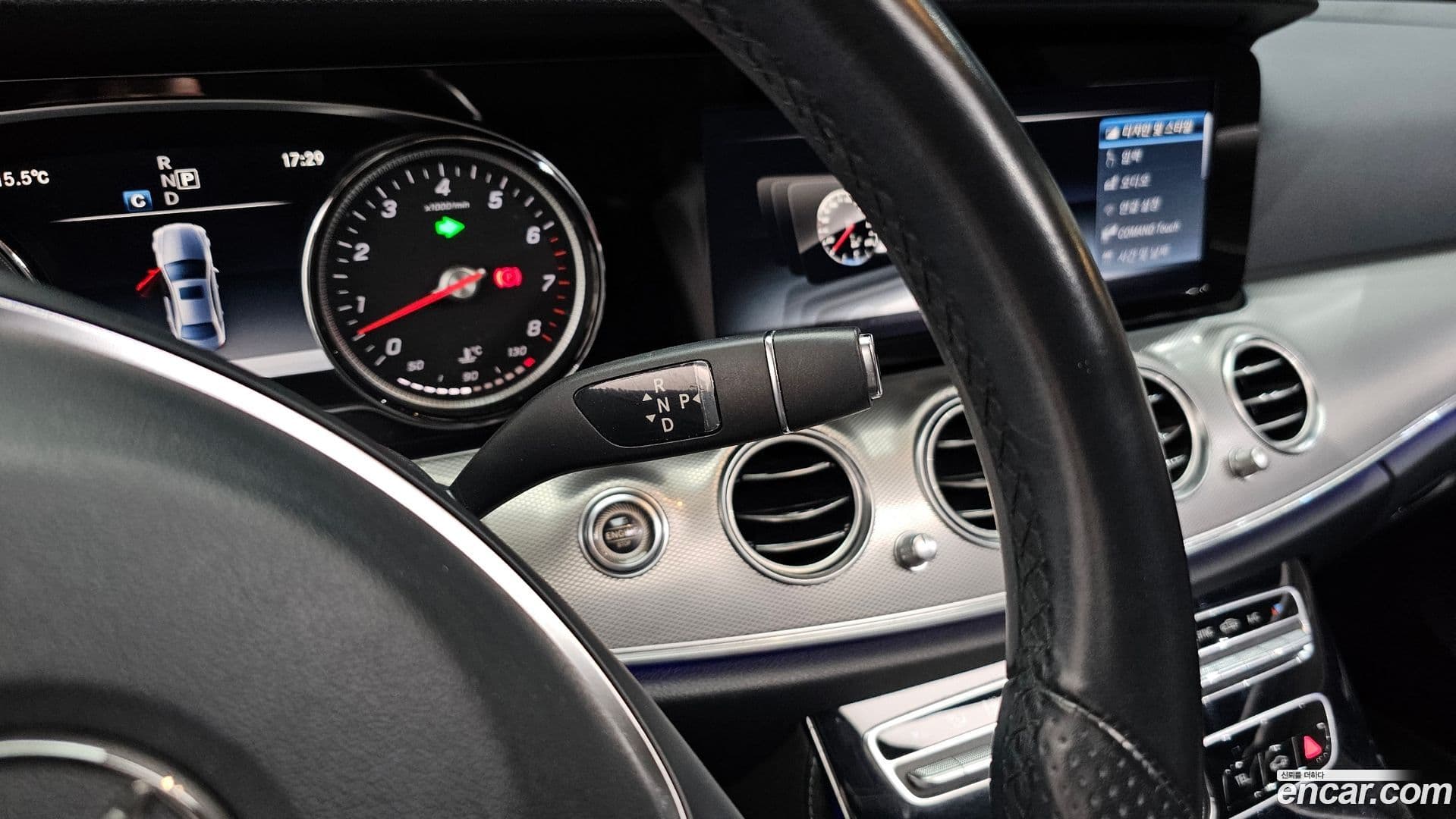 Main__Slider__Photo:E-Class Mercedes-Benz 2017.0-8