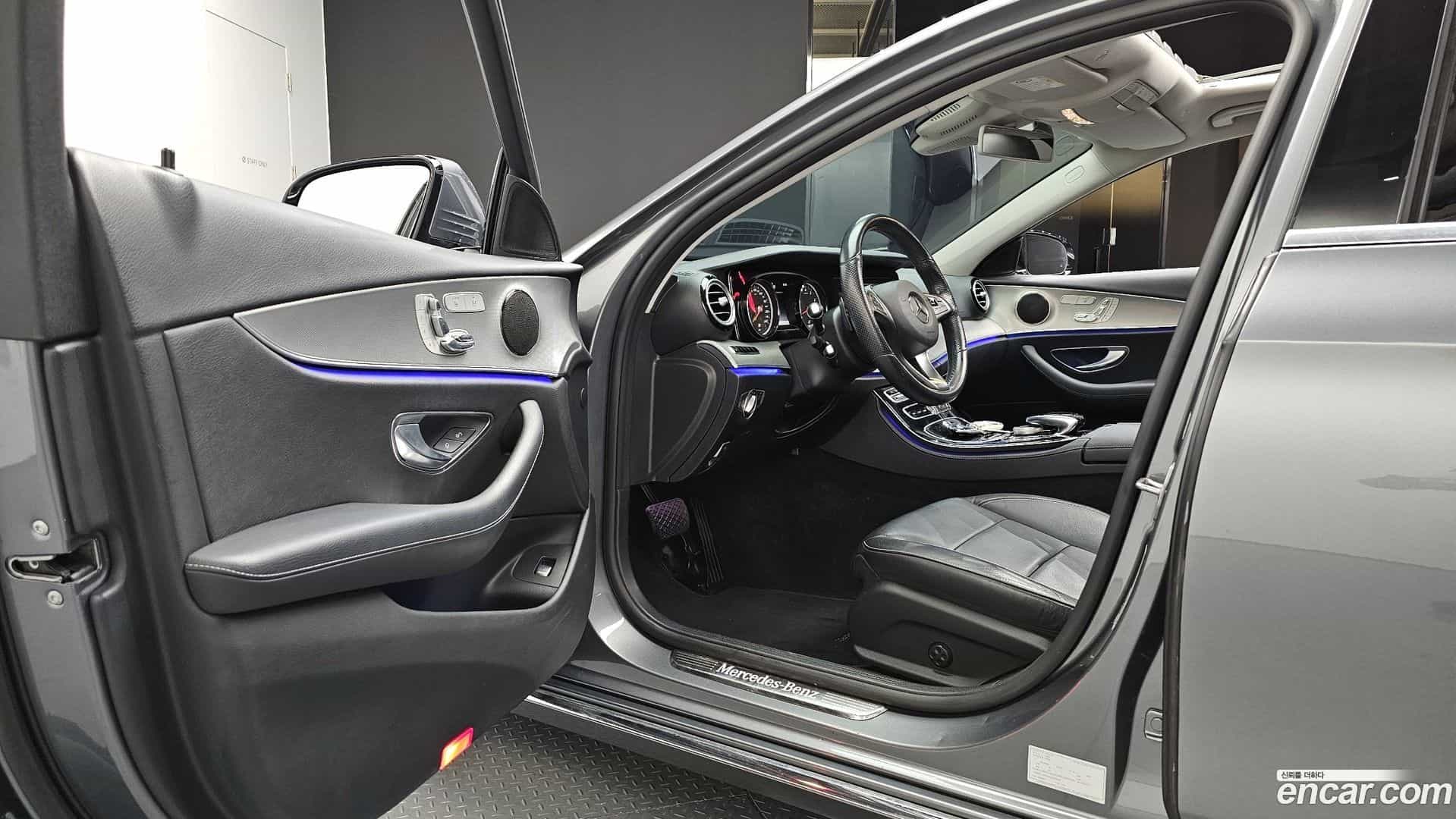 E-Class Mercedes-Benz 2017.0-INNER-010