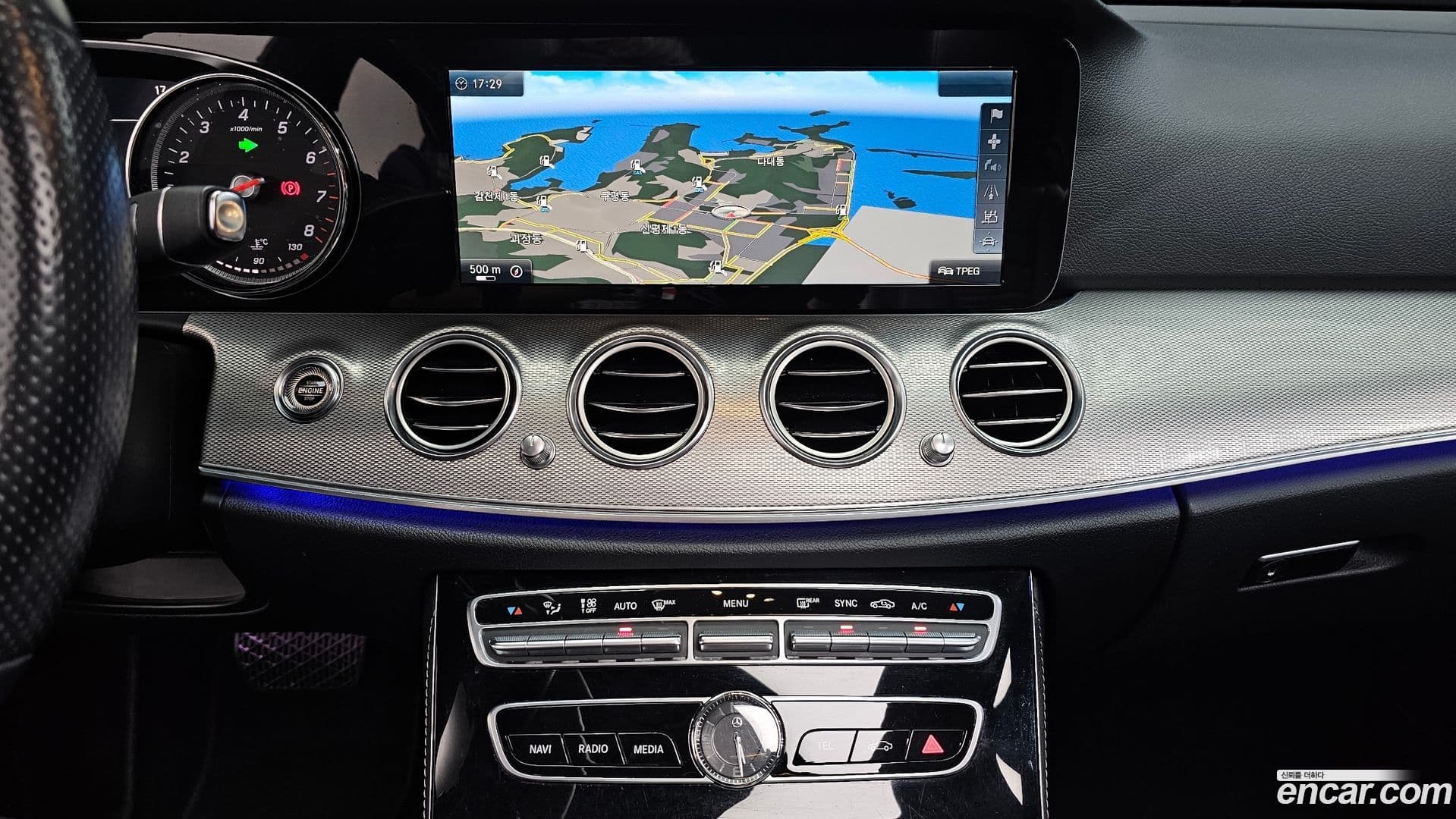 Main__Slider__Photo:E-Class Mercedes-Benz 2017.0-13