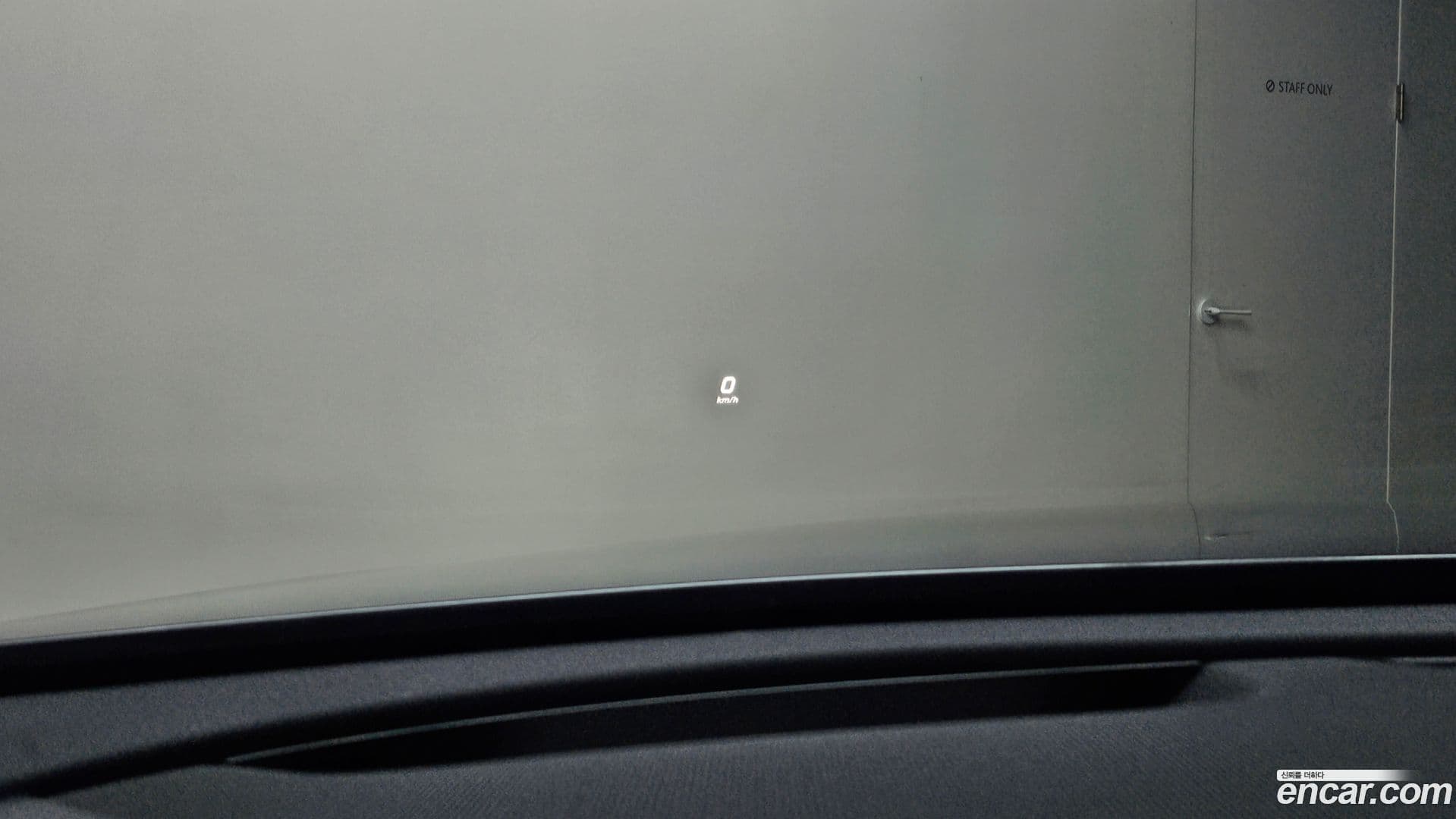 Main__Slider__Photo:E-Class Mercedes-Benz 2017.0-16