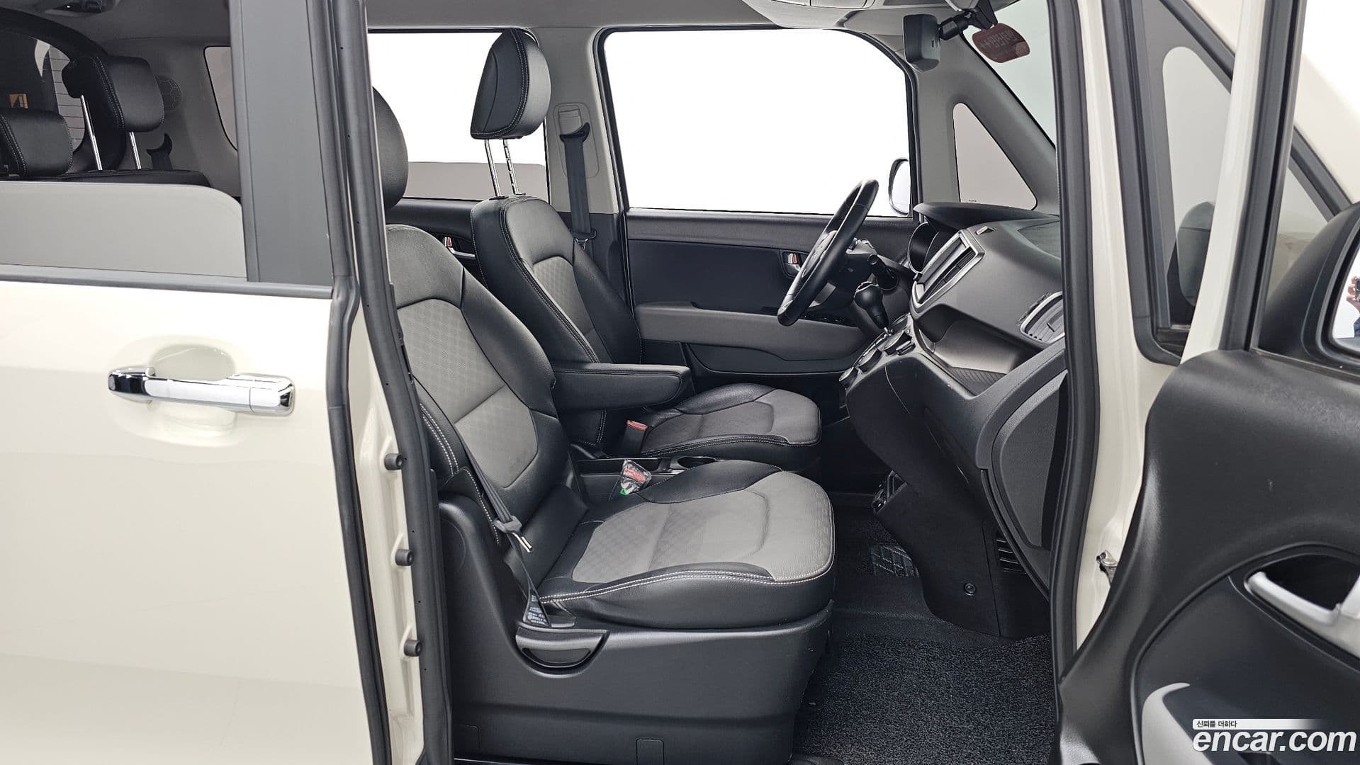 Main__Slider__Photo:RAY Kia 2022.0-10