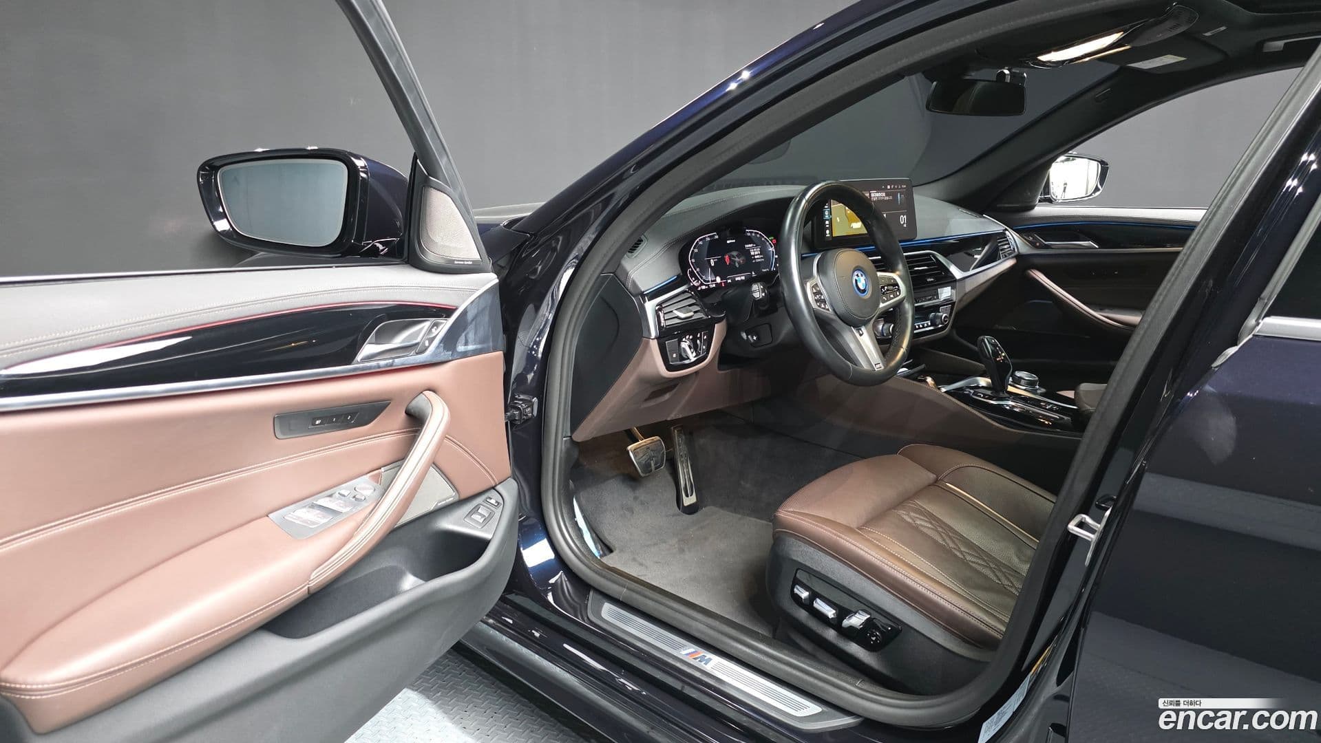 Main__Slider__Photo:5-Series BMW 2022.3-9