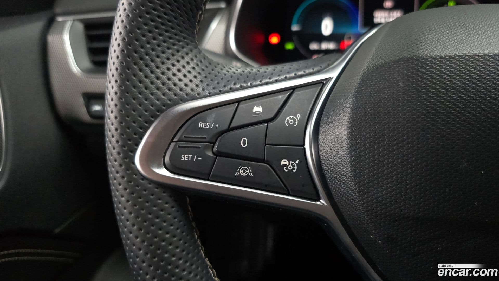 Main__Slider__Photo:Arkana Renault-KoreaSamsung 2024.9-17