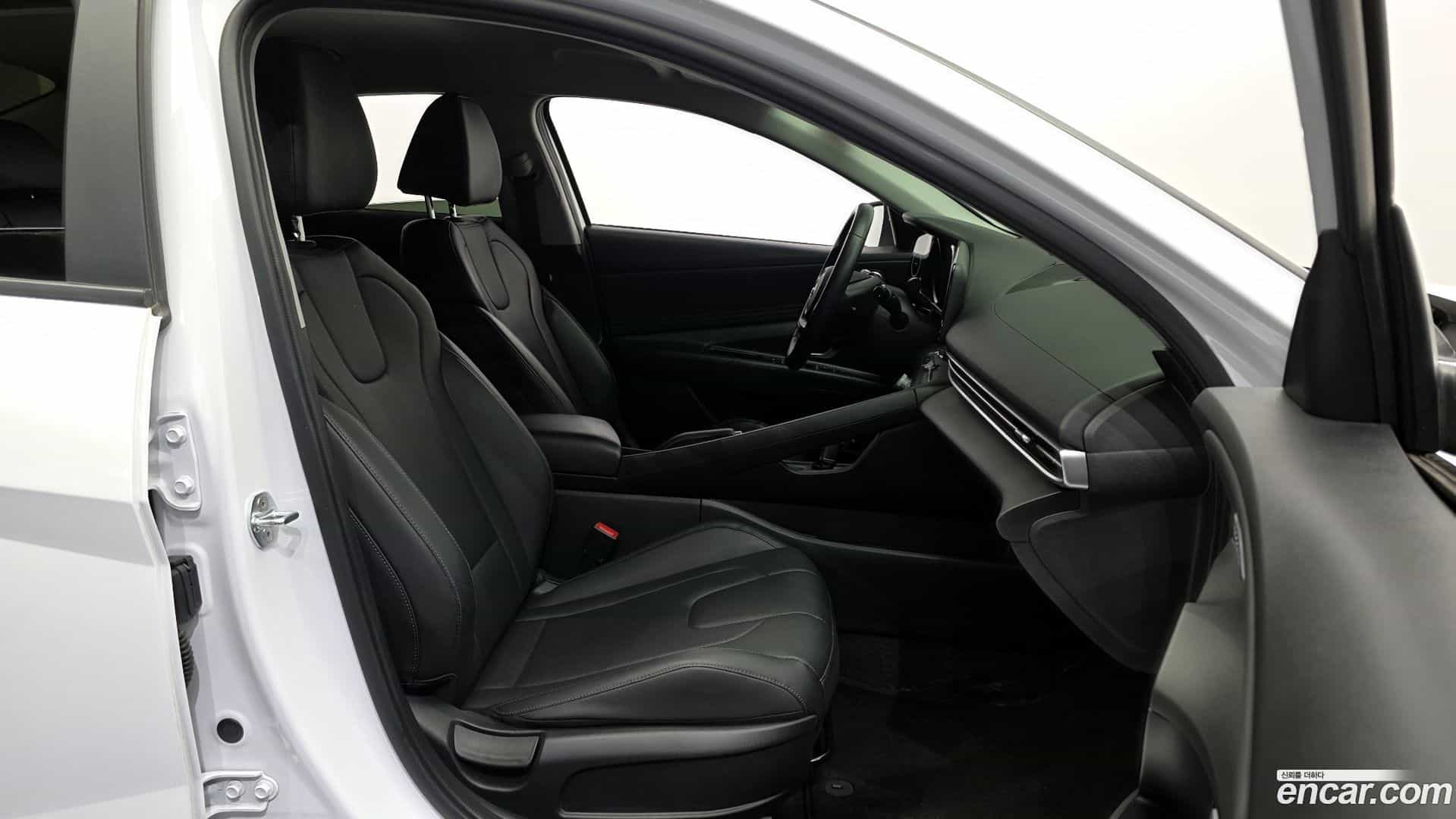 AVANTE Hyundai 2020.5-OPTION-015