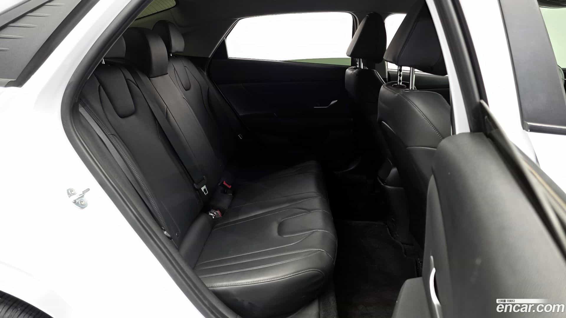 AVANTE Hyundai 2020.5-OPTION-016