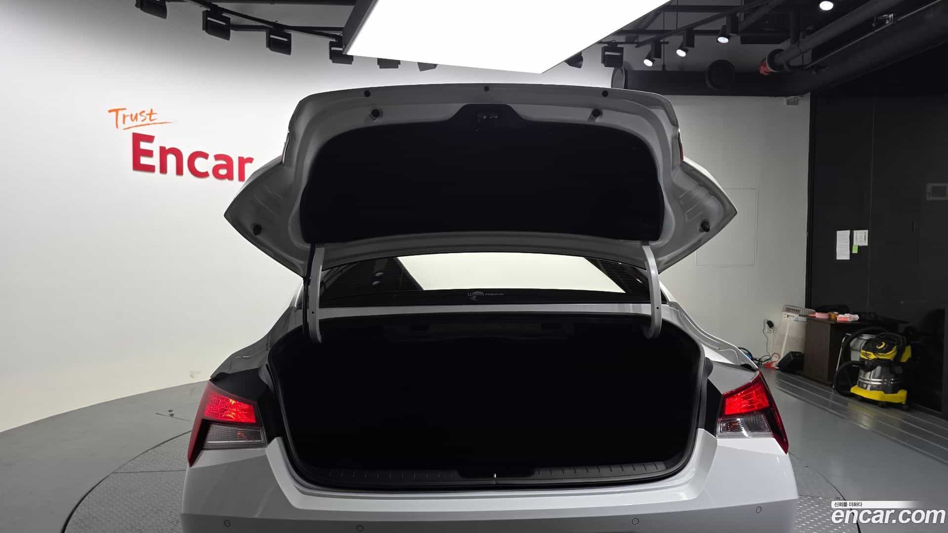 AVANTE Hyundai 2020.5-OPTION-024