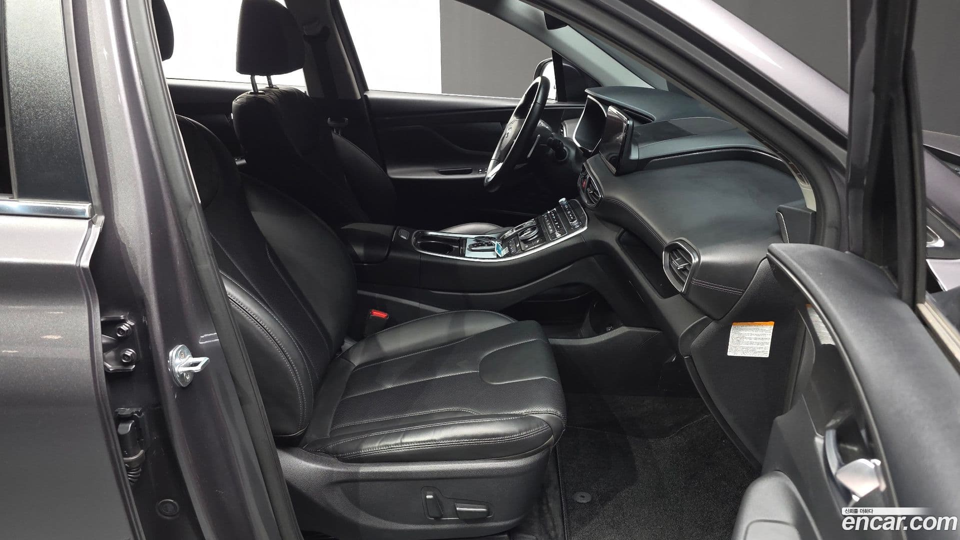 Main__Slider__Photo:Santafe Hyundai 2022.10-9