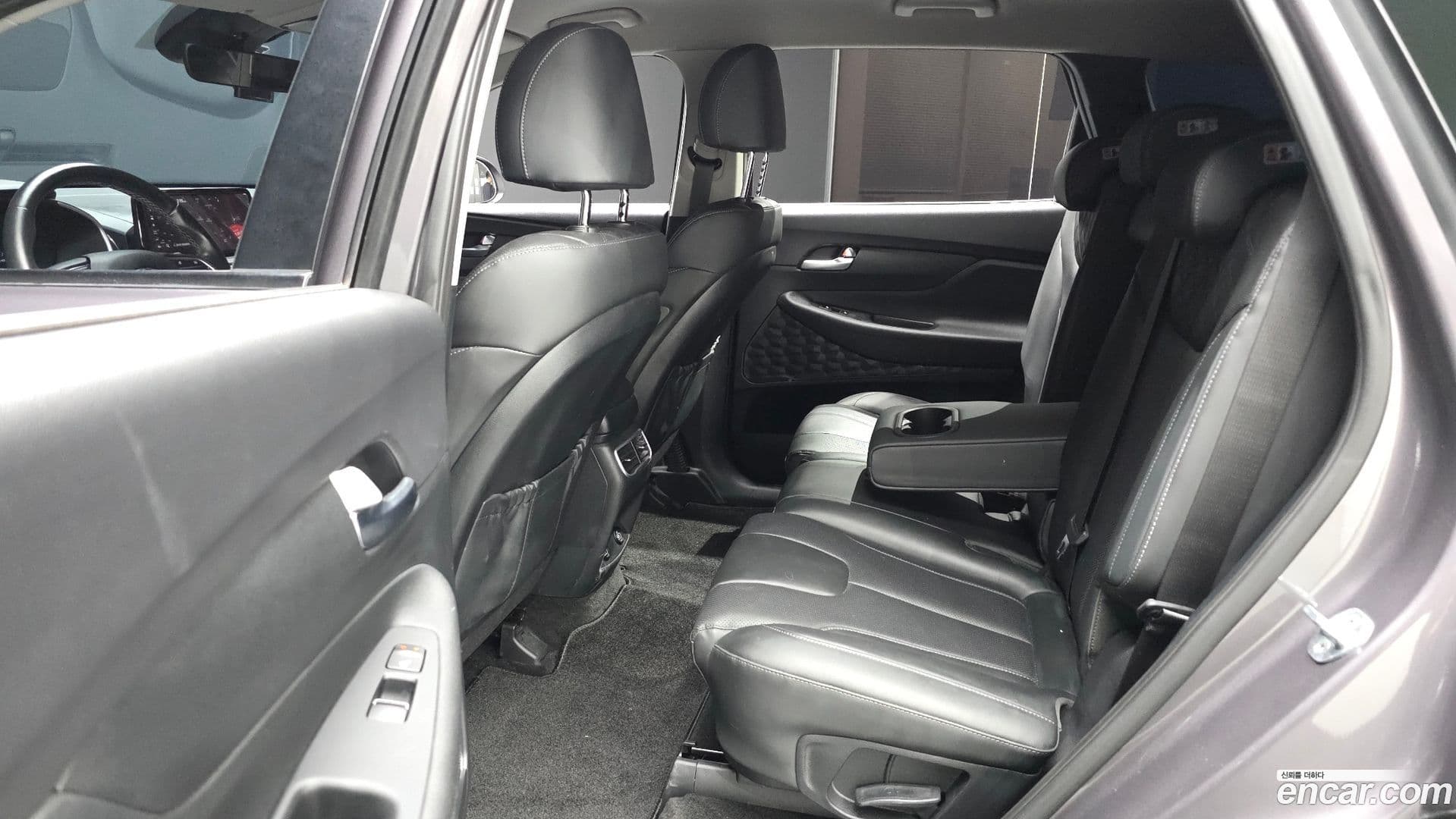 Main__Slider__Photo:Santafe Hyundai 2022.10-11