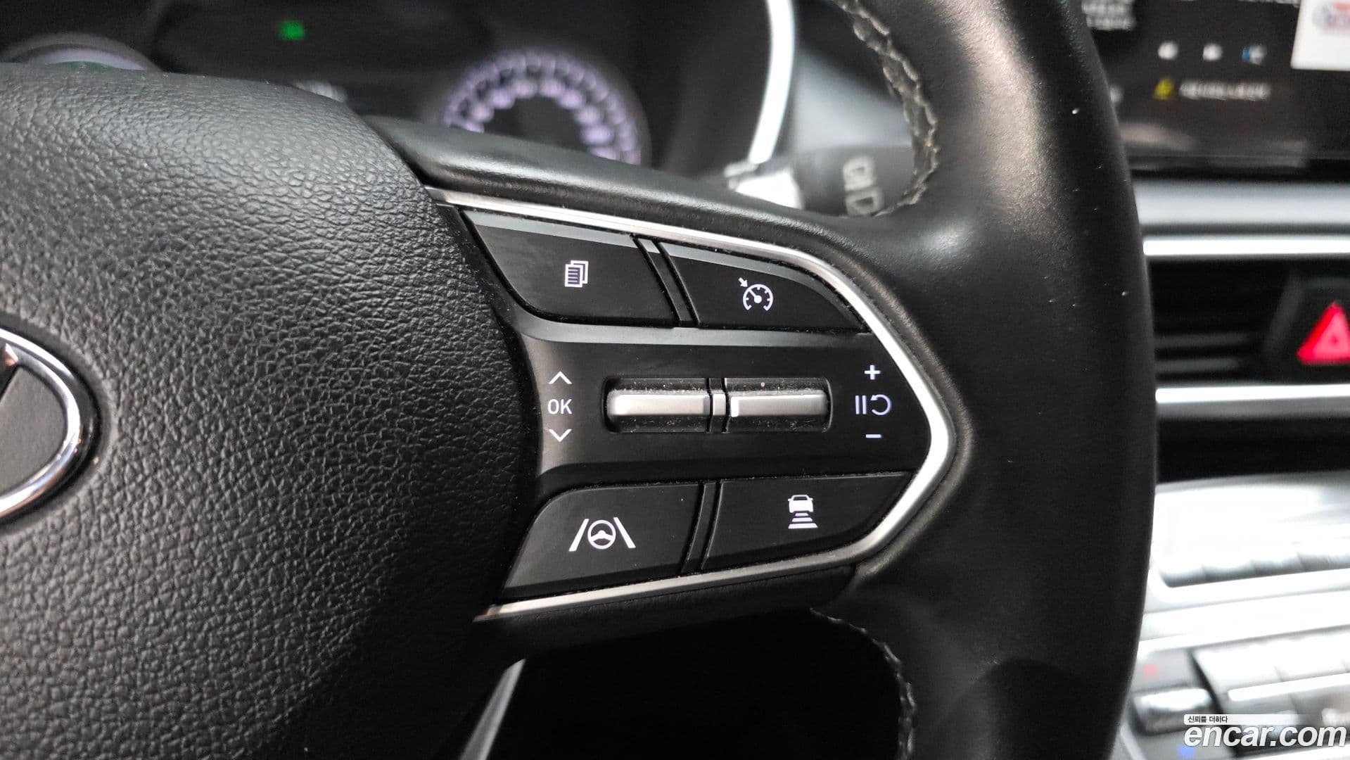 Main__Slider__Photo:Santafe Hyundai 2022.10-15