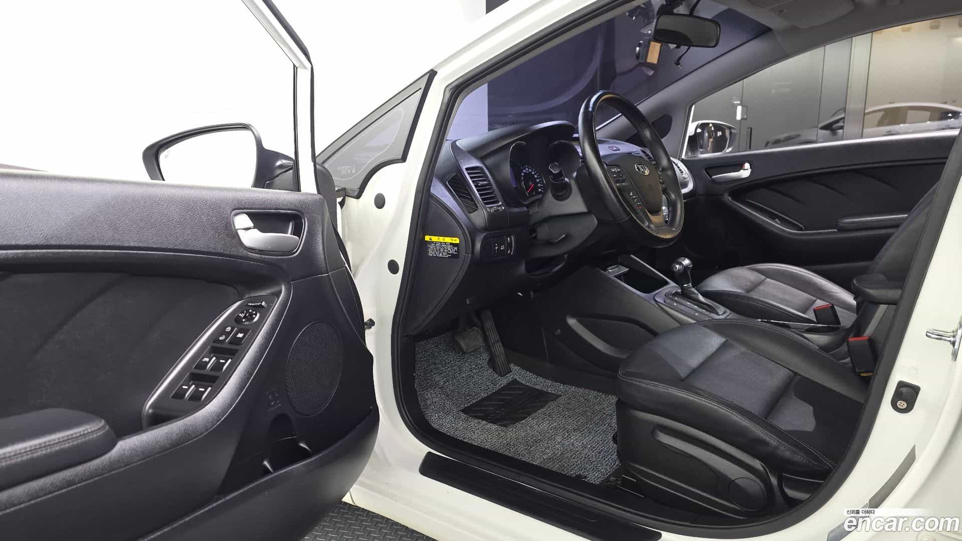 K3 Kia 2014.9-INNER-010