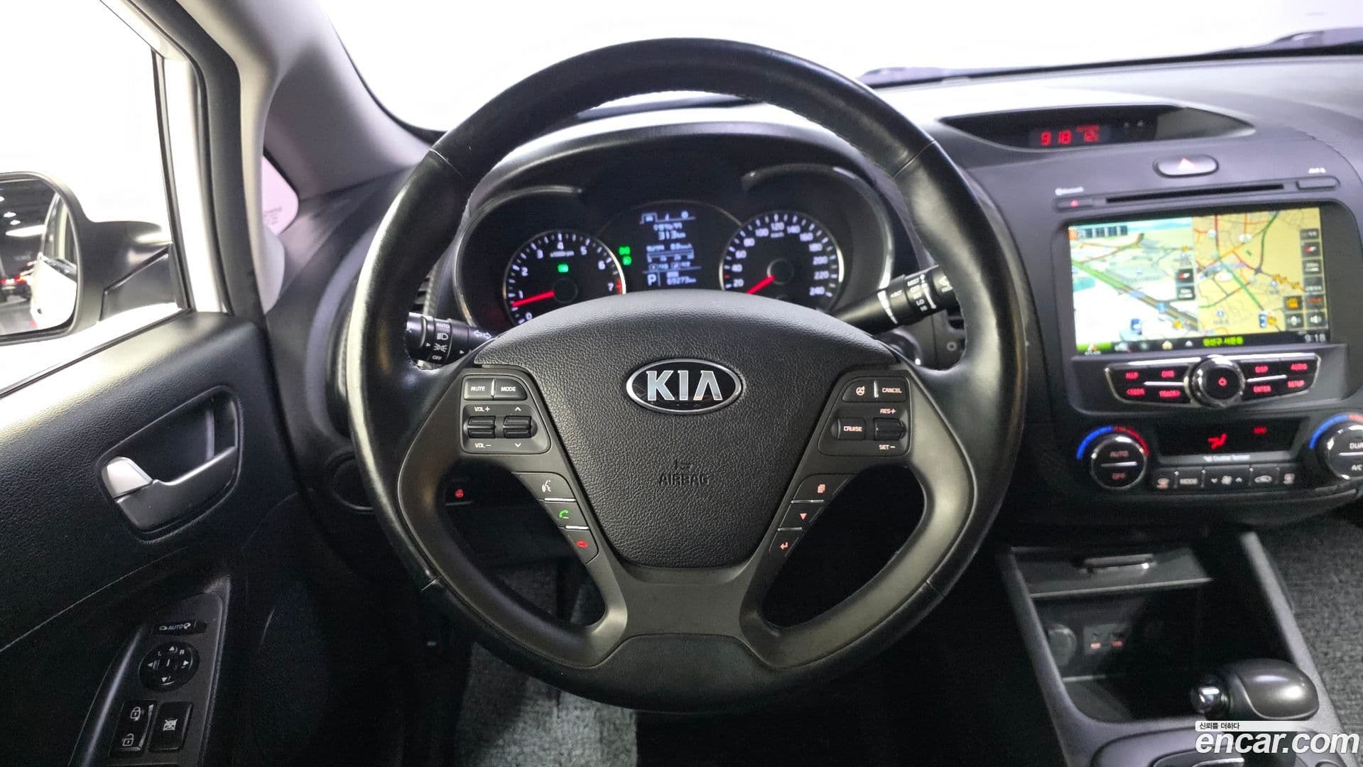 Main__Slider__Photo:K3 Kia 2014.9-12