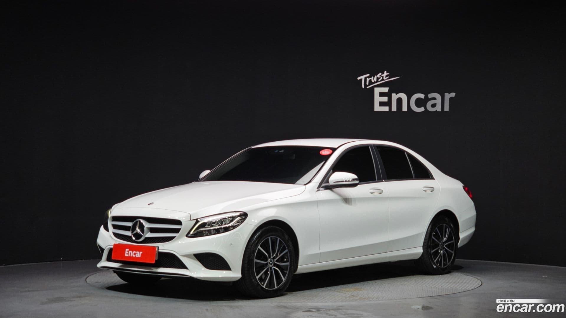 Main__Slider__Photo:C-Class Mercedes-Benz 2019.10-0