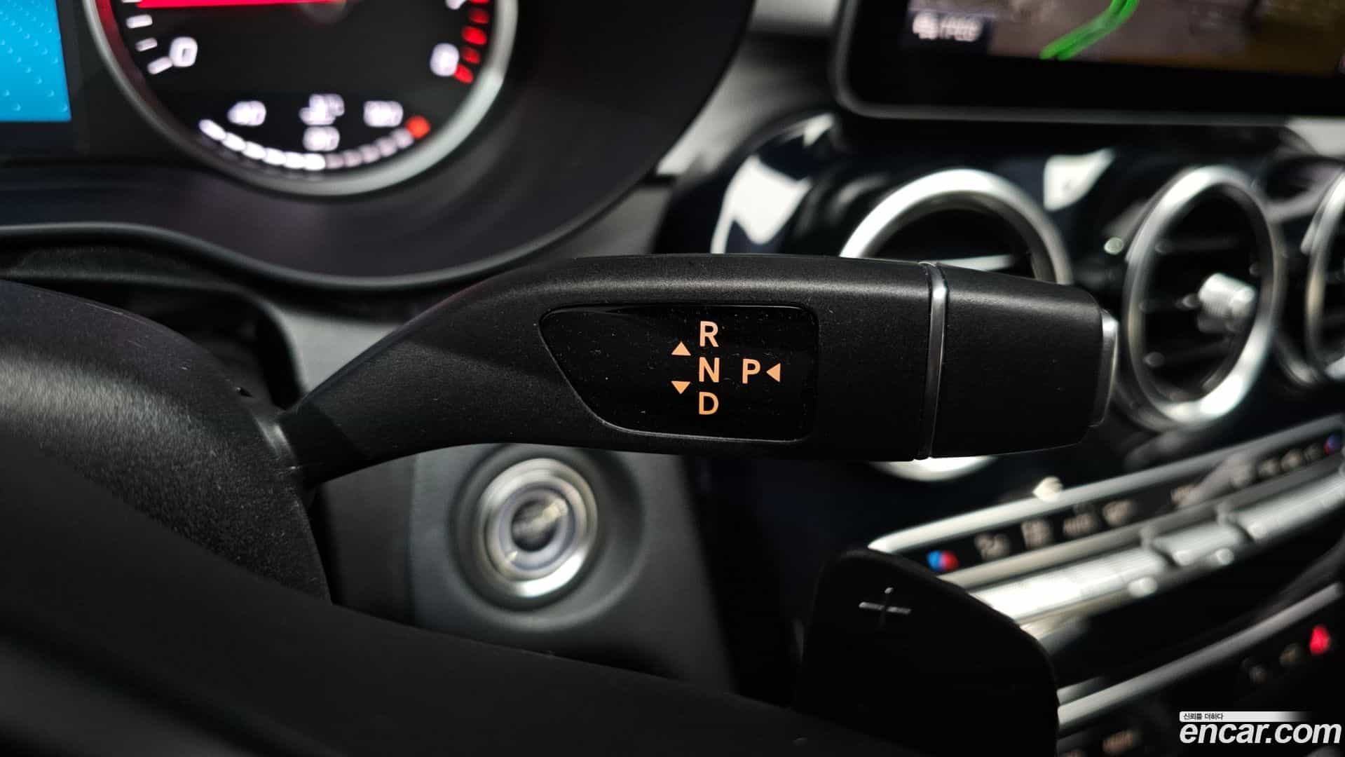 C-Class Mercedes-Benz 2019.10-INNER-009