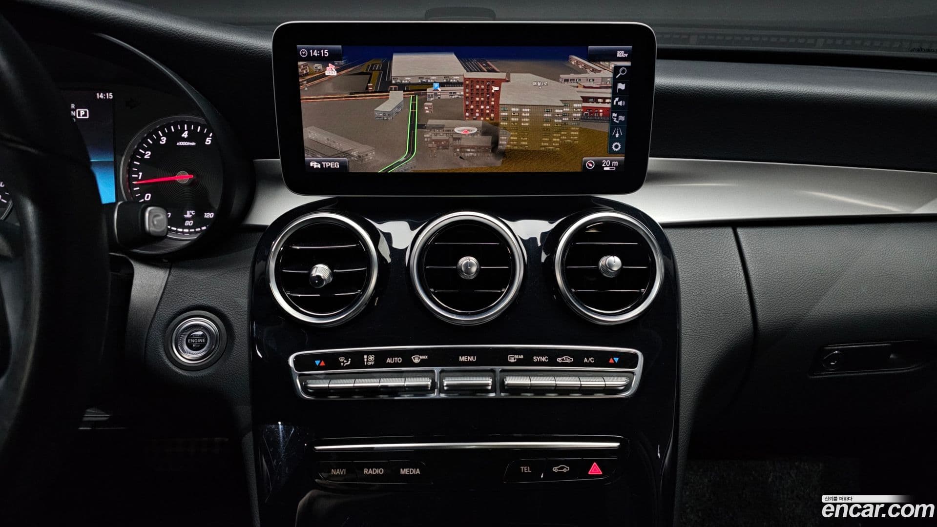 Main__Slider__Photo:C-Class Mercedes-Benz 2019.10-14