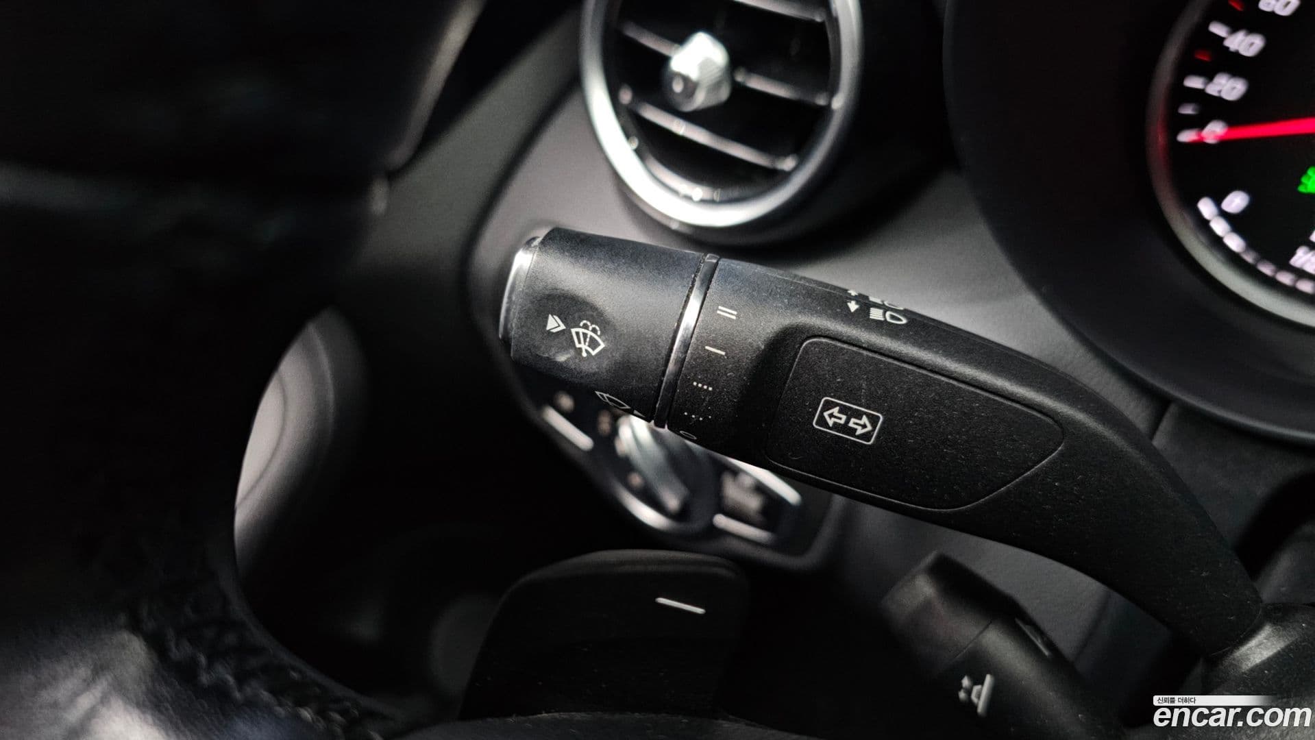 Main__Slider__Photo:C-Class Mercedes-Benz 2019.10-18