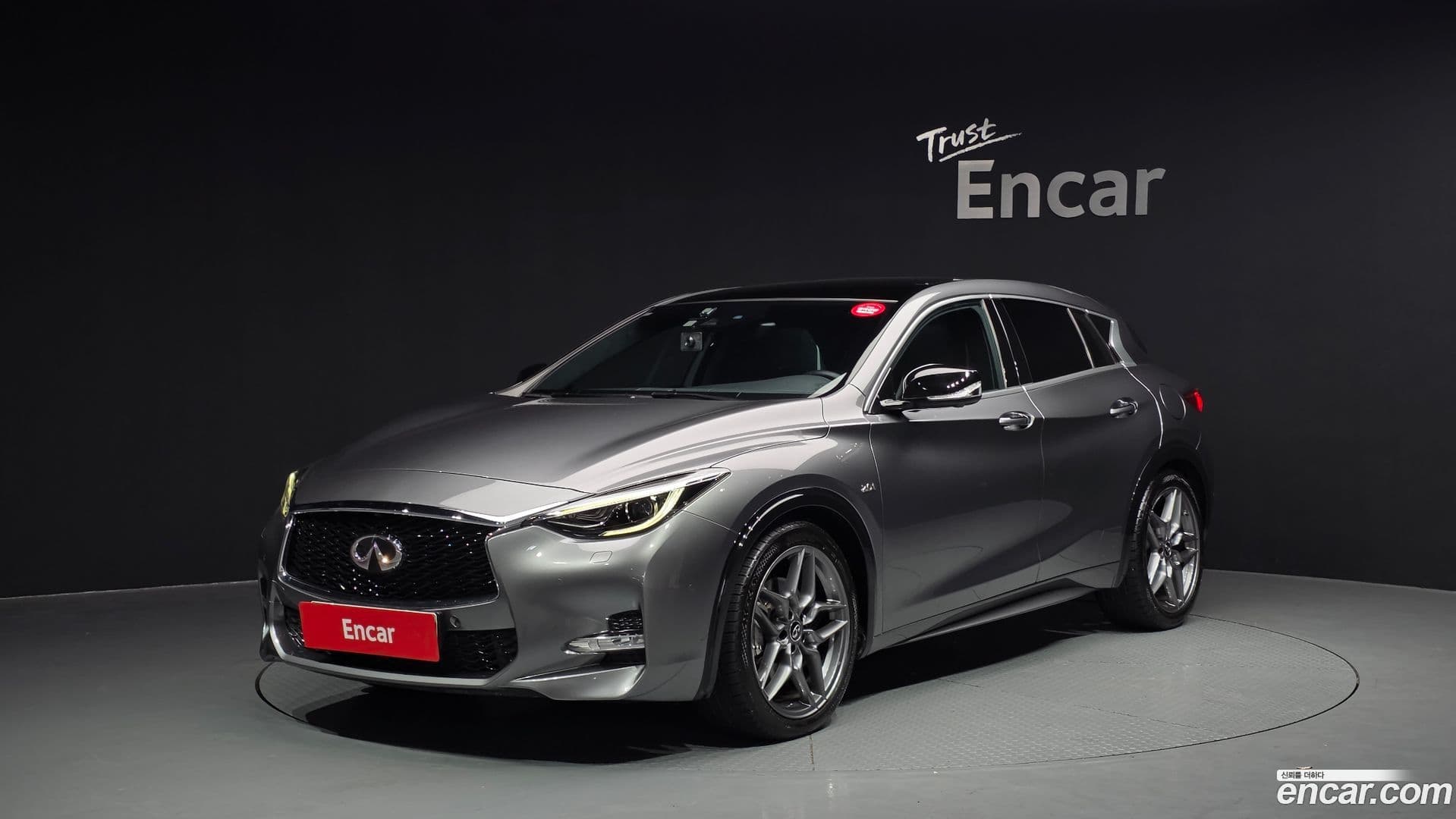 Main__Slider__Photo:Q30 Infiniti 2017.3-0