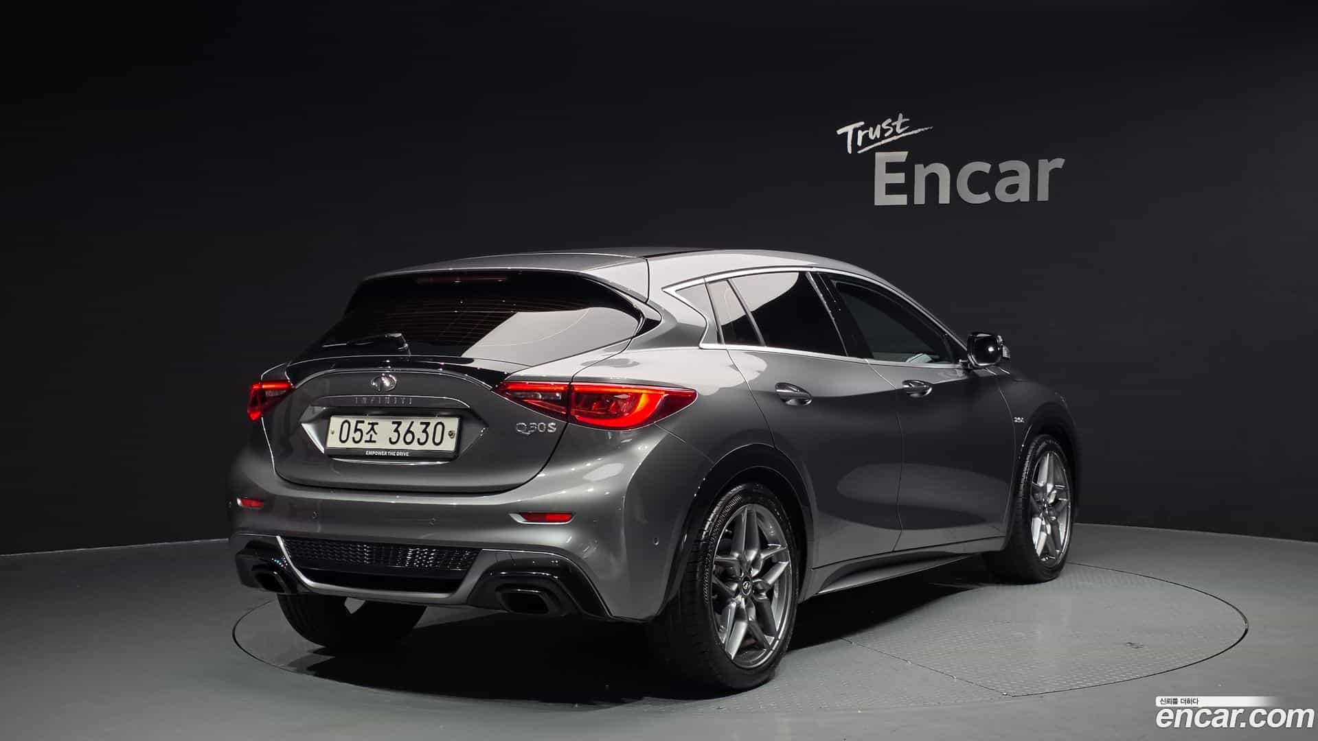 Q30 Infiniti 2017.3-OUTER-002