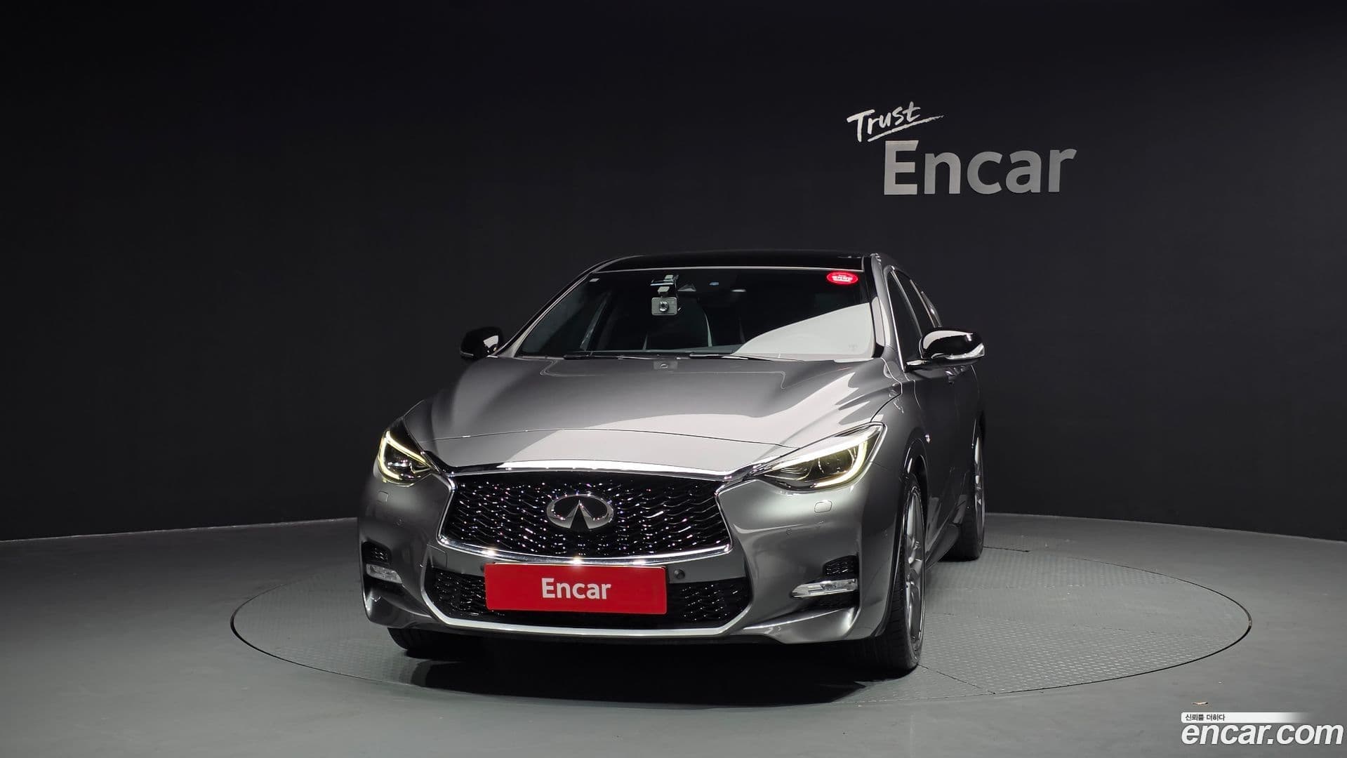 Main__Slider__Photo:Q30 Infiniti 2017.3-2