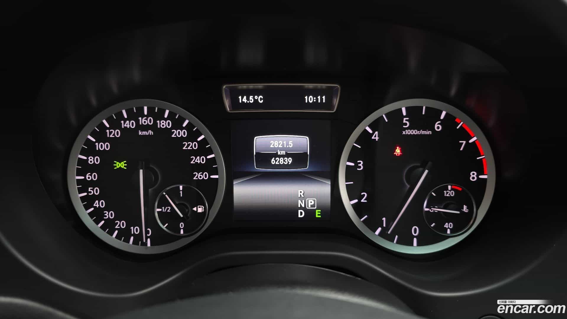 Q30 Infiniti 2017.3-INNER-008