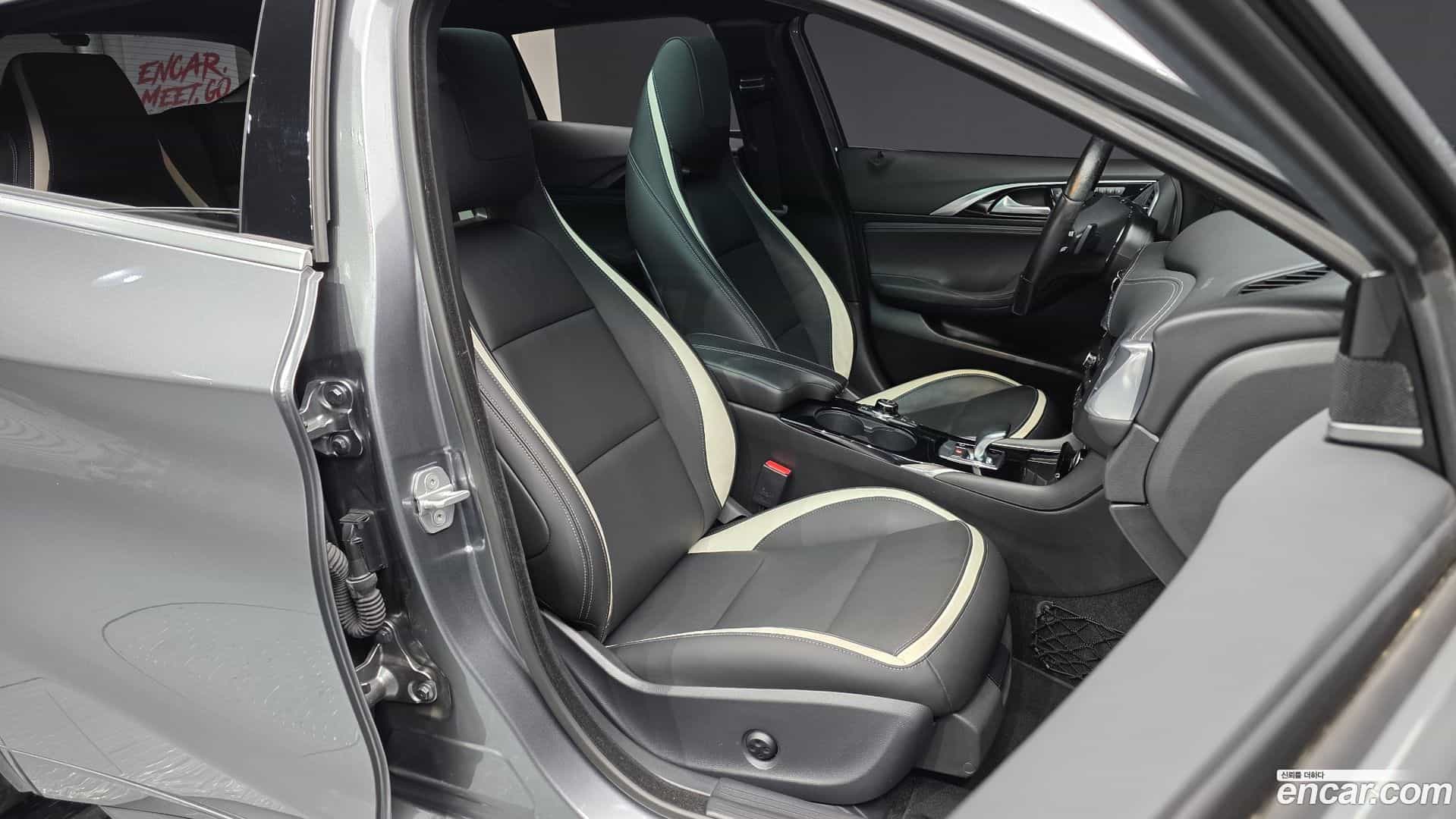 Q30 Infiniti 2017.3-INNER-010