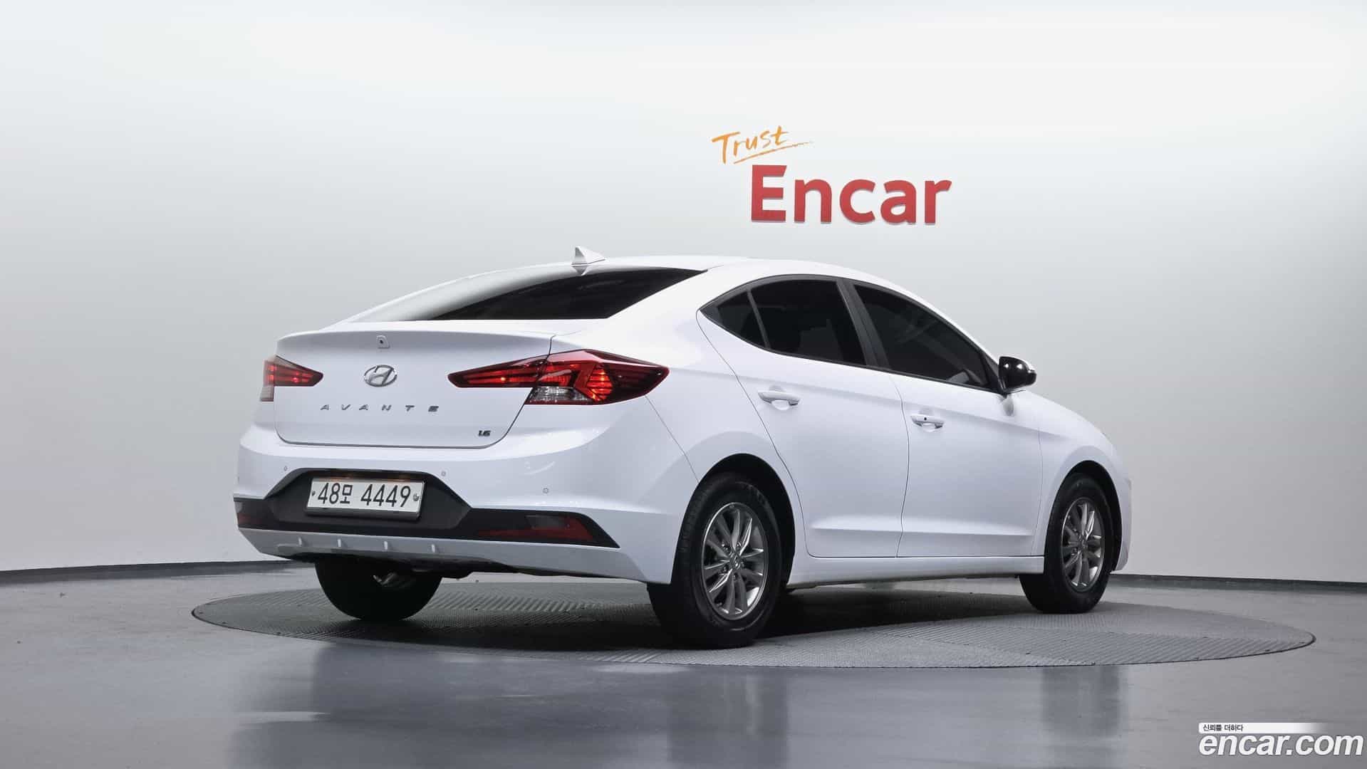 AVANTE Hyundai 2018.9-OUTER-002