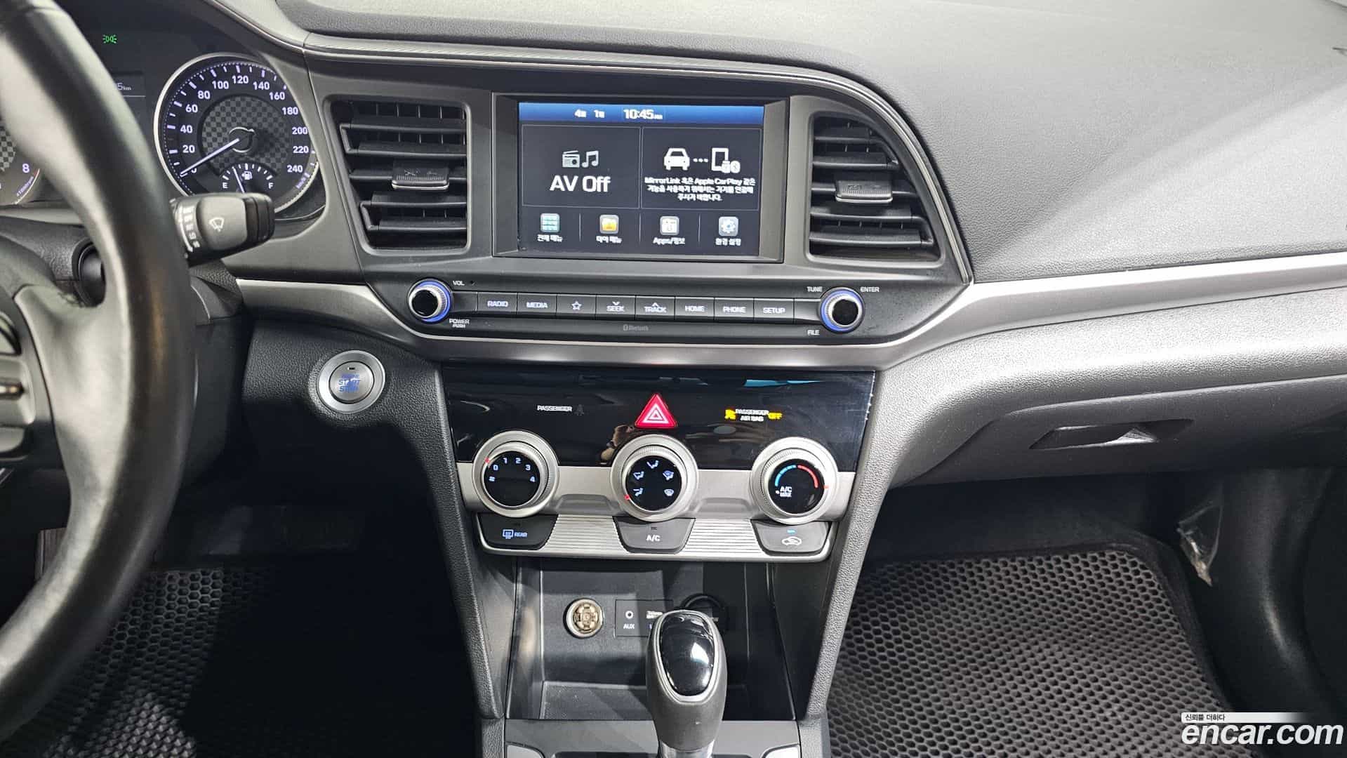 AVANTE Hyundai 2018.9-OPTION-021