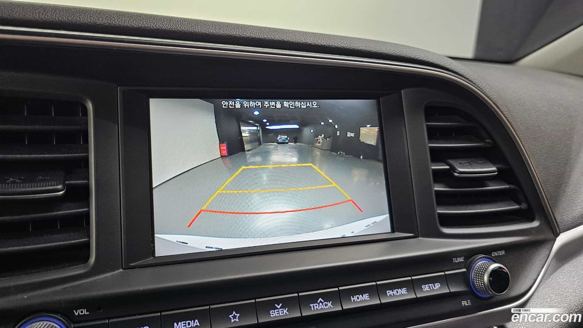 AVANTE Hyundai 2018.9-OPTION-022