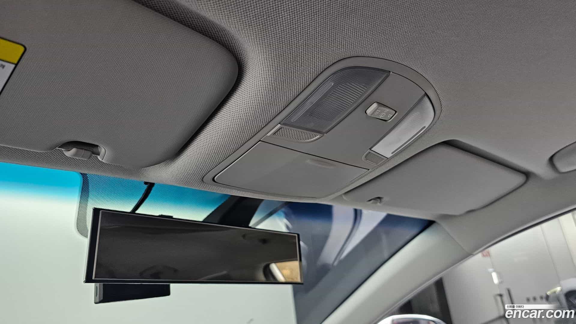 AVANTE Hyundai 2018.9-OPTION-023