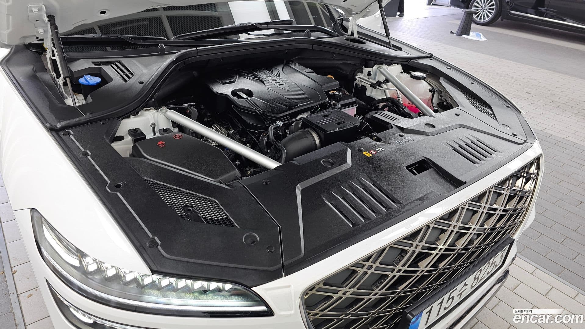 Main__Slider__Photo:GV70 Genesis 2025.4-5