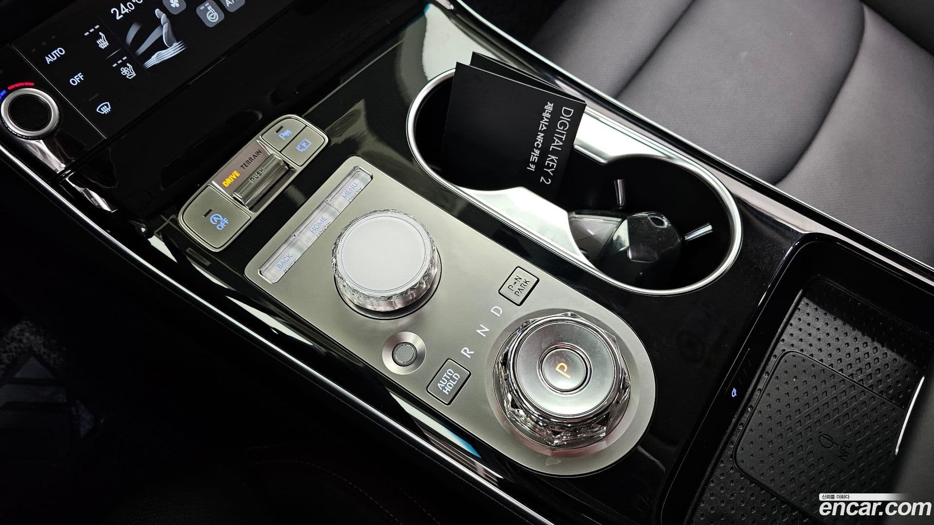 Main__Slider__Photo:GV70 Genesis 2025.4-8