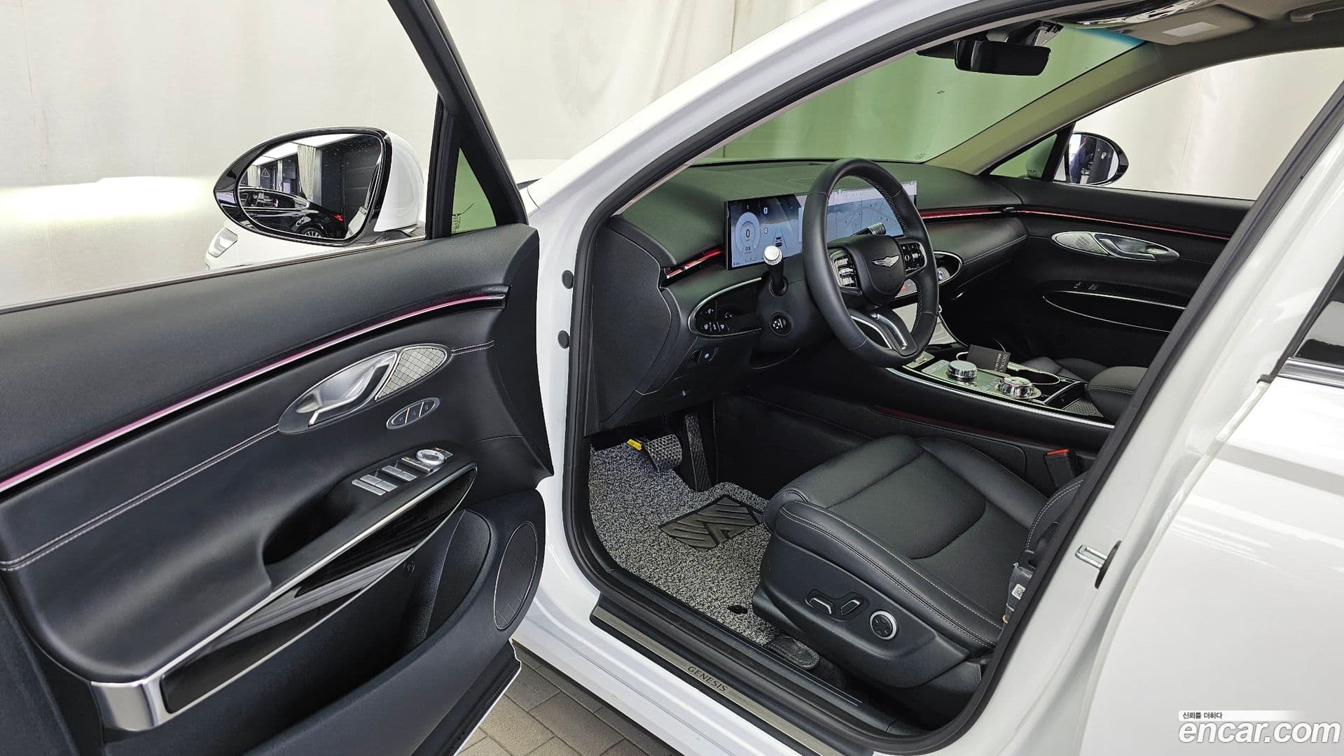 Main__Slider__Photo:GV70 Genesis 2025.4-9