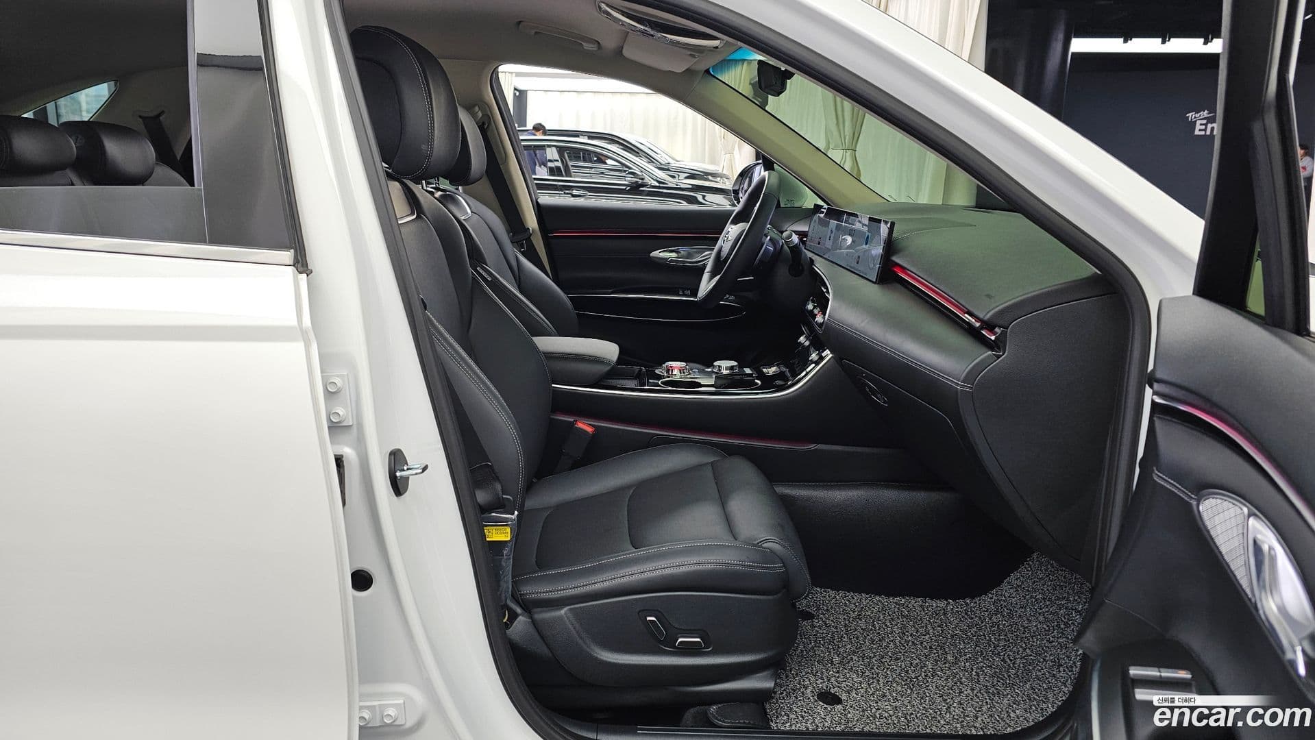 Main__Slider__Photo:GV70 Genesis 2025.4-10