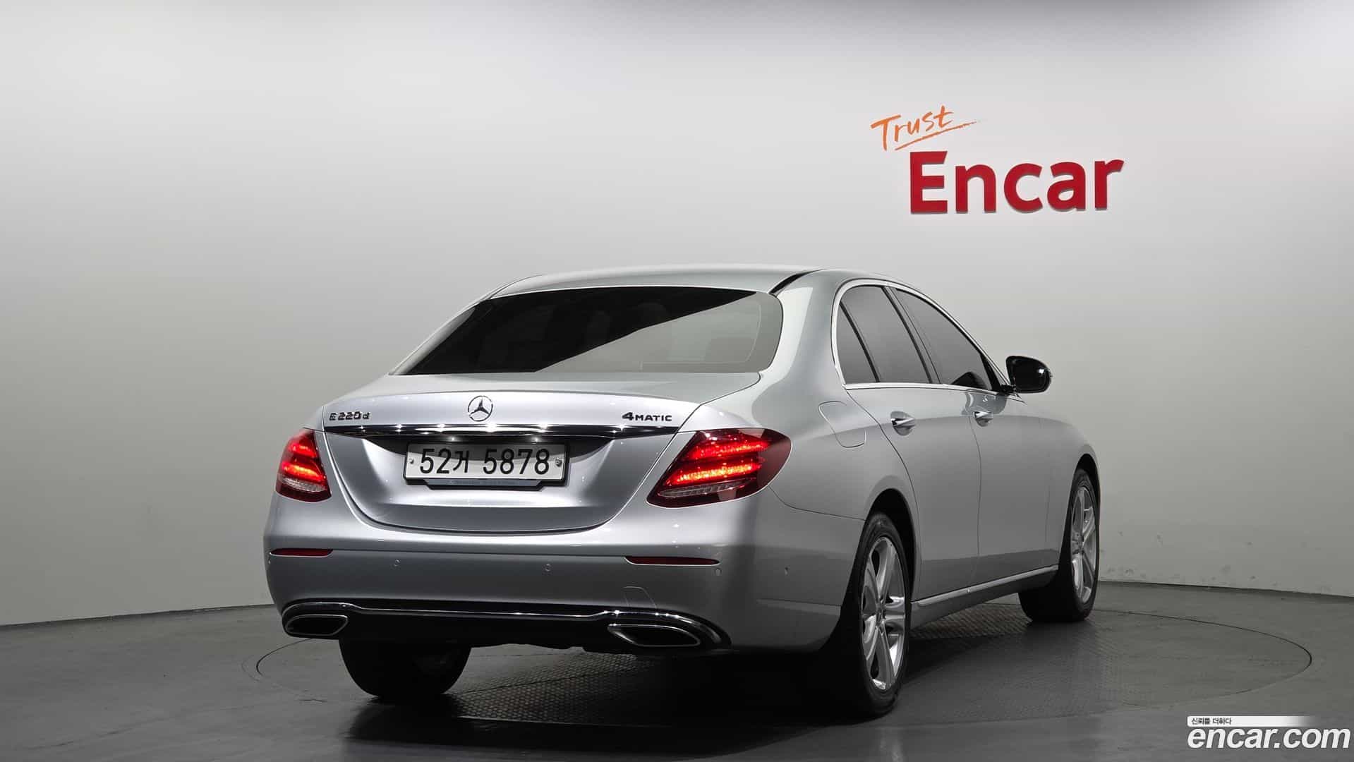 E-Class Mercedes-Benz 2018.6-OUTER-002