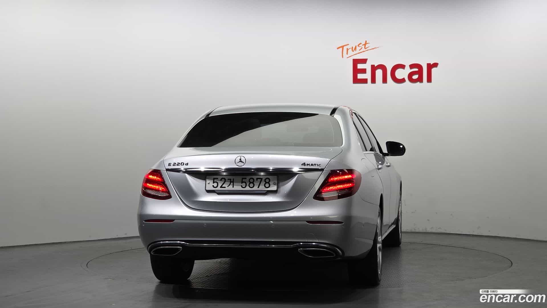 E-Class Mercedes-Benz 2018.6-OUTER-004