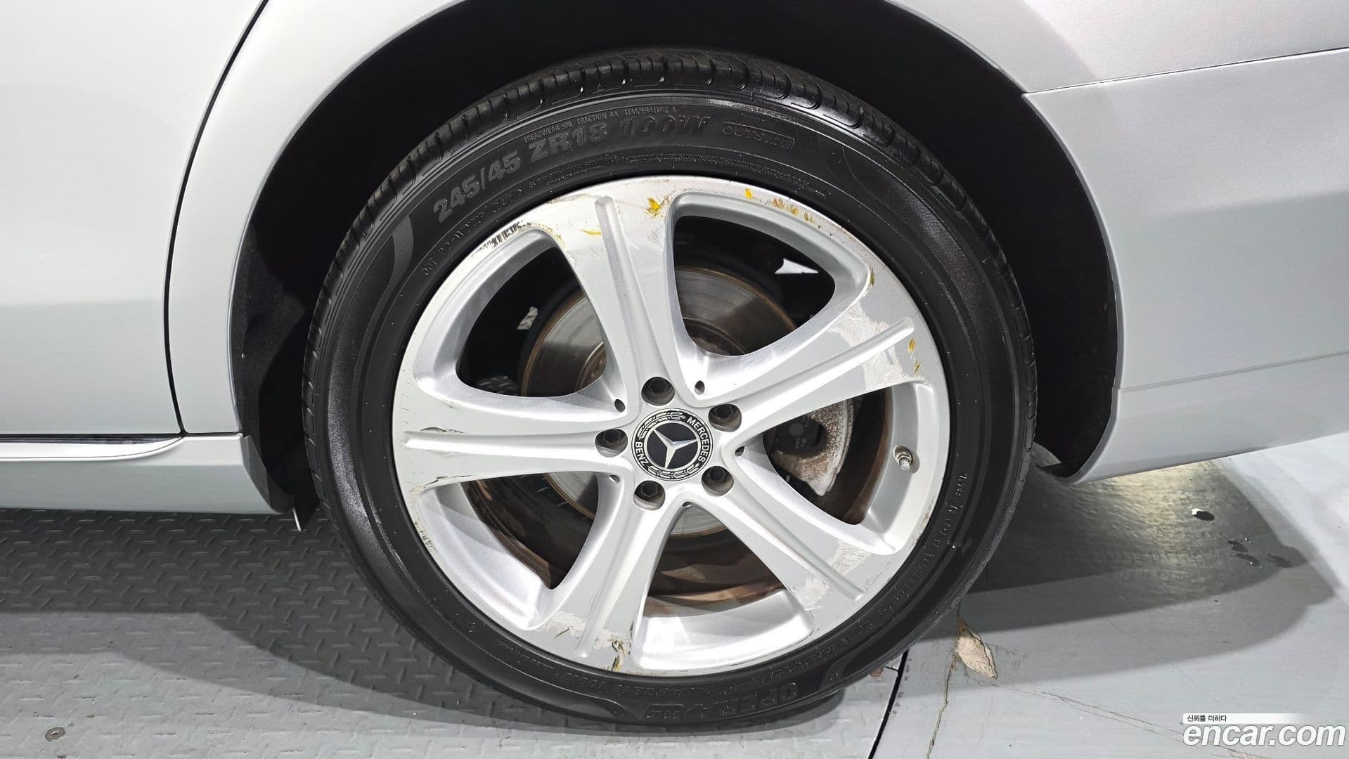 Main__Slider__Photo:E-Class Mercedes-Benz 2018.6-4