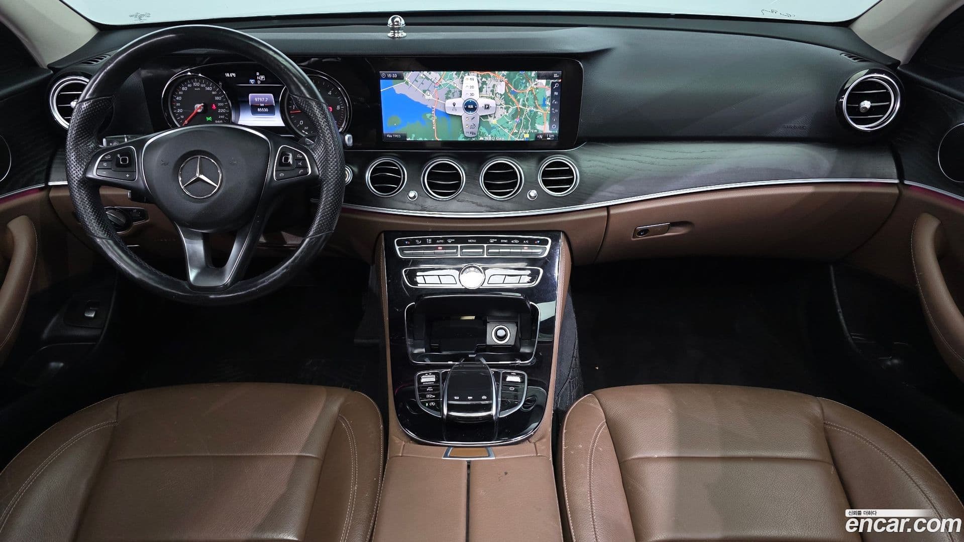 Main__Slider__Photo:E-Class Mercedes-Benz 2018.6-6