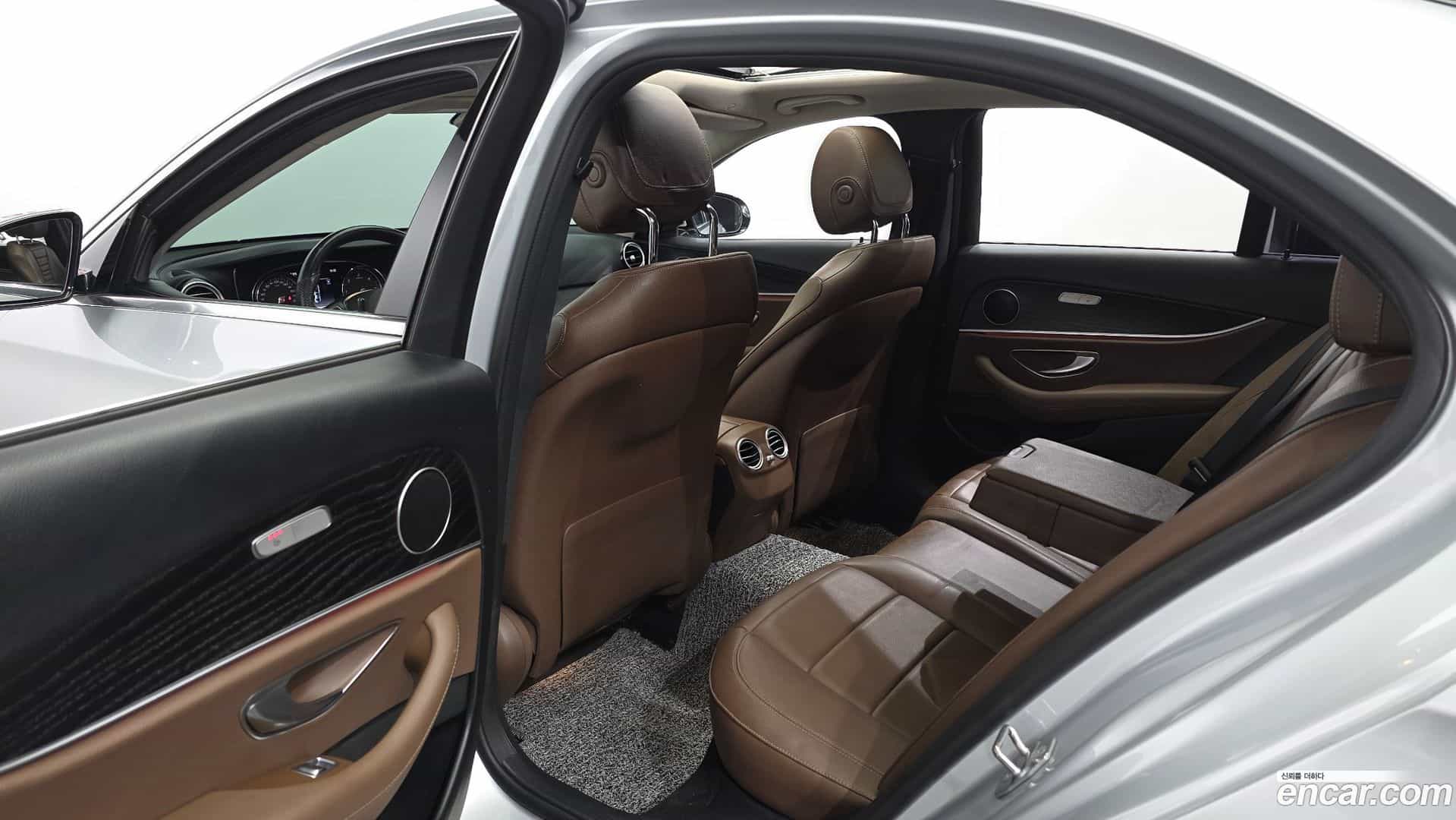 E-Class Mercedes-Benz 2018.6-OPTION-015